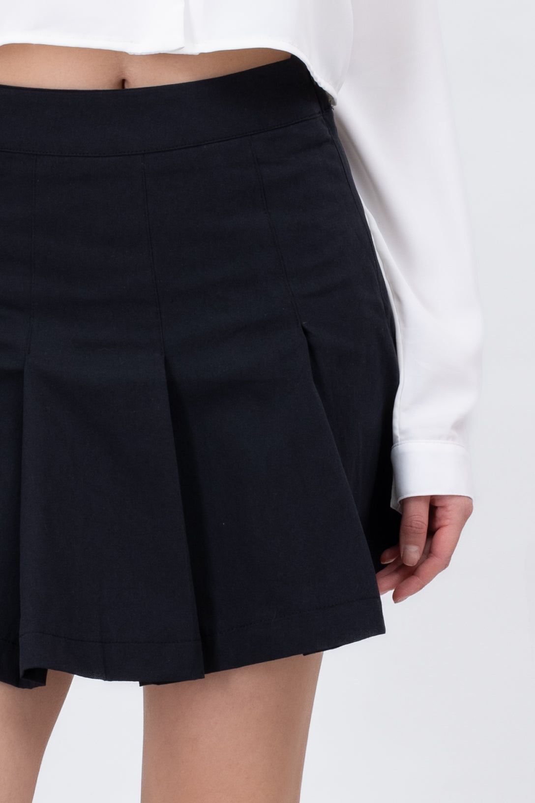 Falda mini tableada lisa sold by Shasa product image thumbnail 5