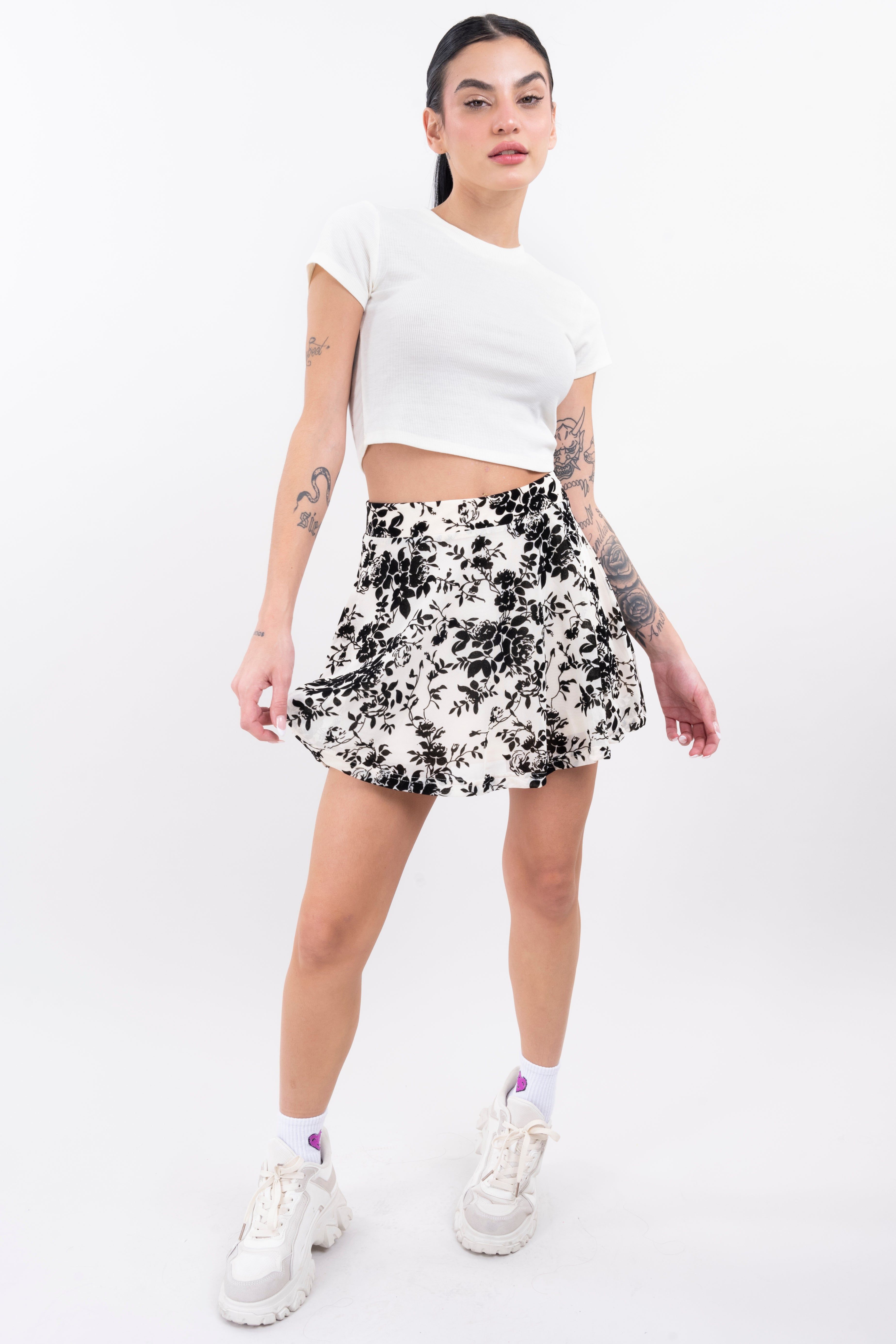 Falda skater mini flores flock sold by Shasa product image thumbnail 2