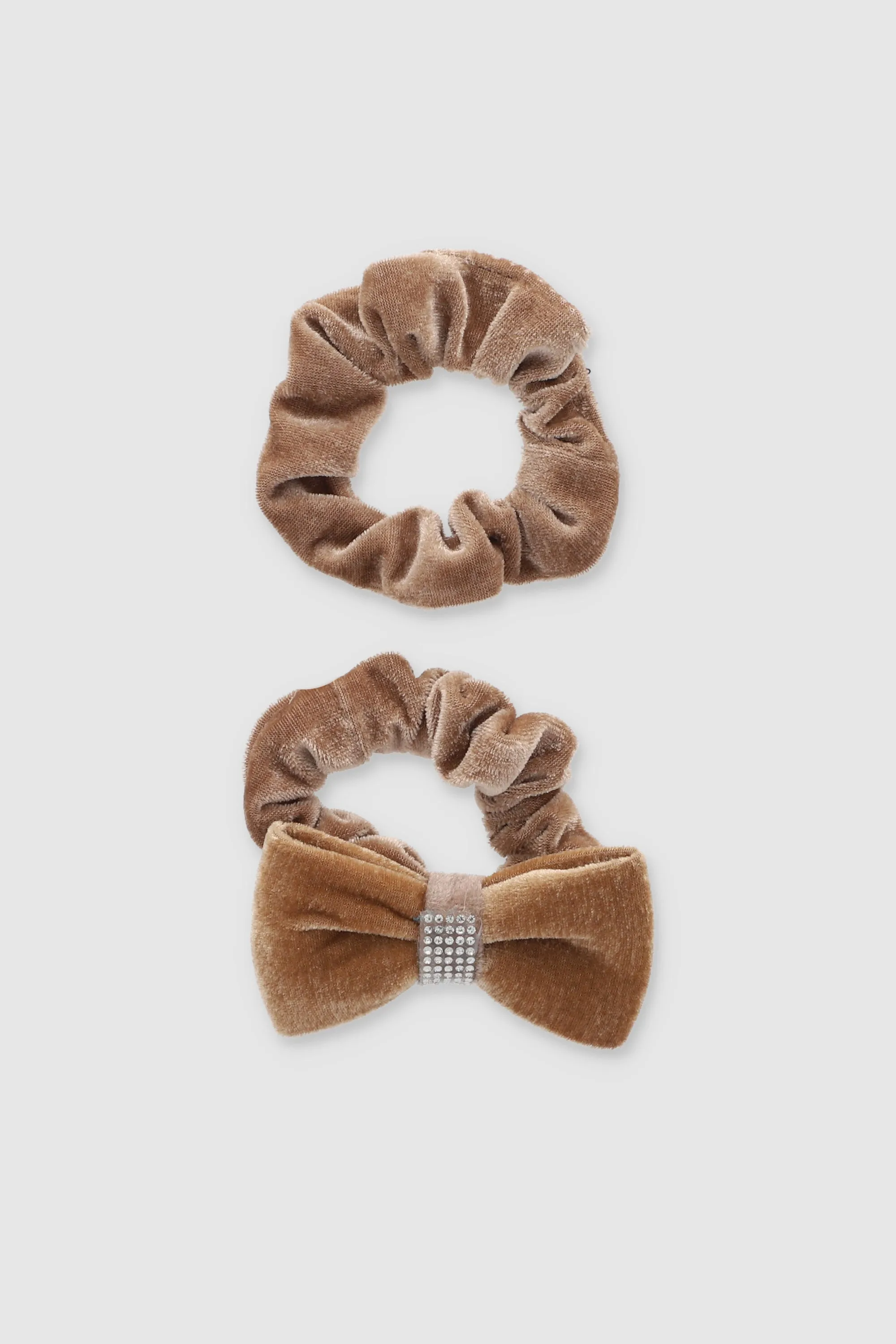 Set 2 scrunchie tercipelo brillos sold by Shasa product image thumbnail 2