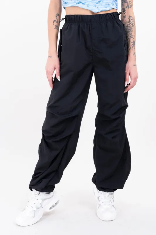Pantalón parachute liso sold by Shasa