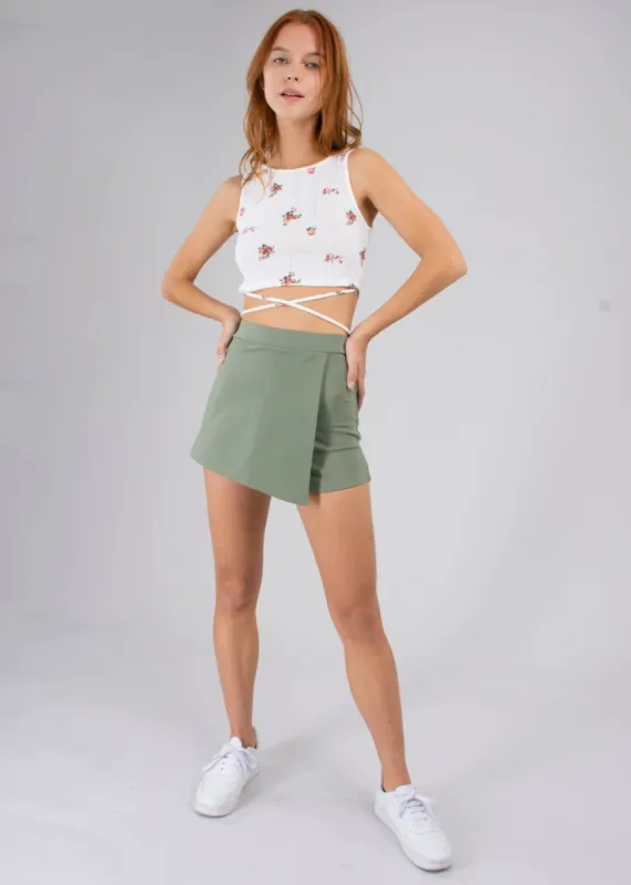 Falda short liso asimétrico sold by Shasa