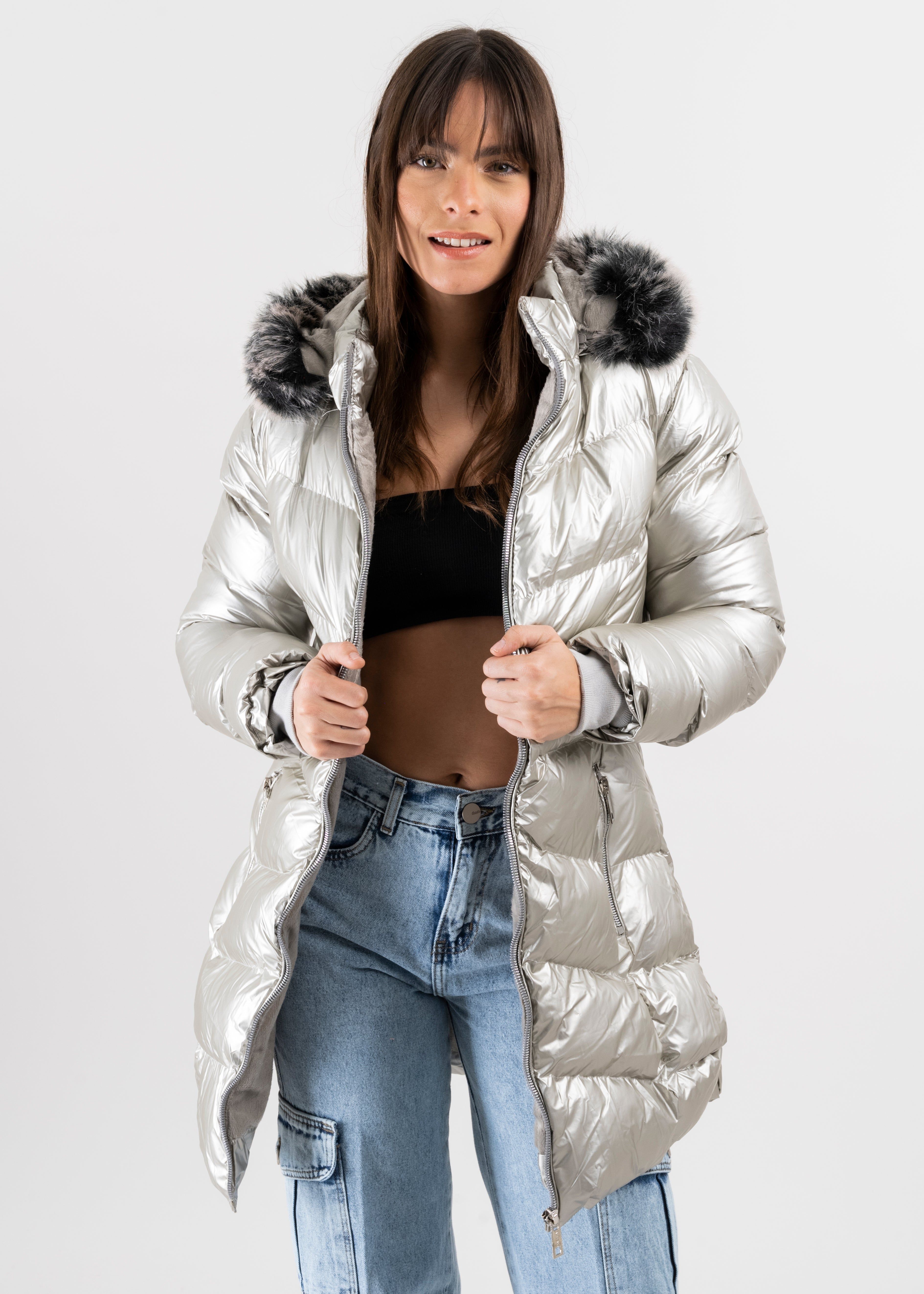 Chamarra capitonada metálica sold by Shasa