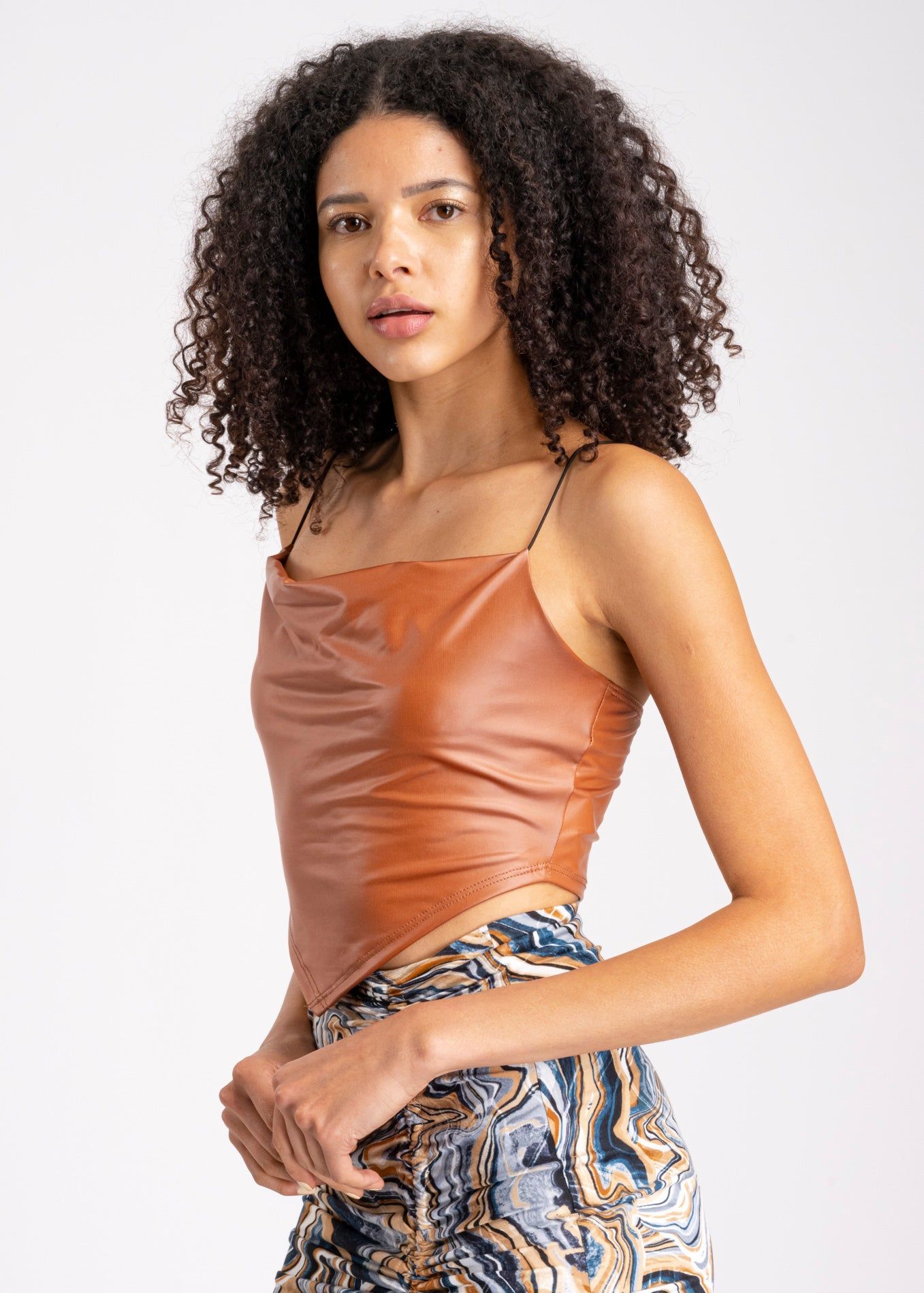 Top Tirantes Pañuelo Efecto Piel Cuello Drapeado sold by Shasa product image thumbnail 3