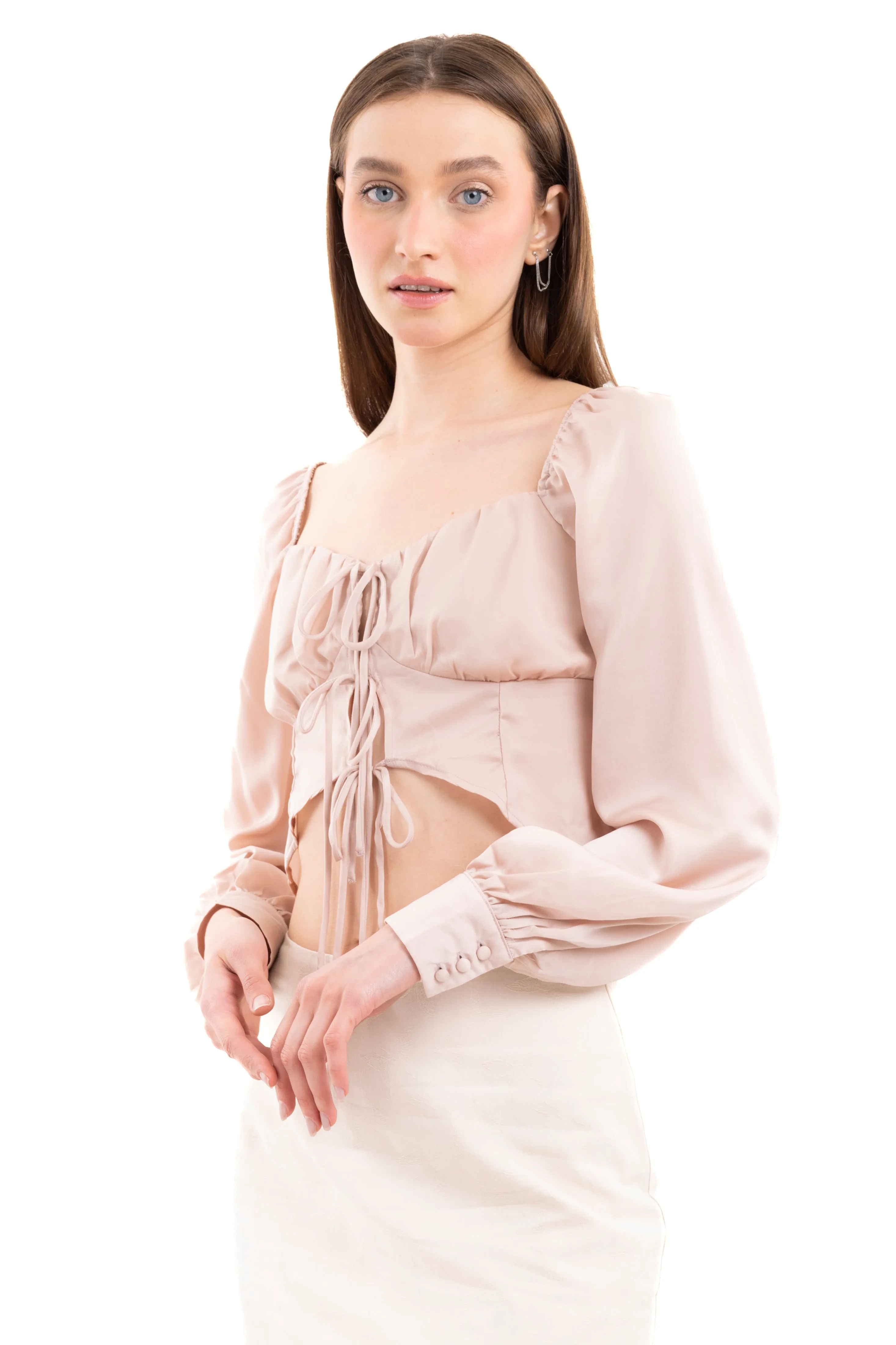 Blusa crop cintas botones sold by Shasa