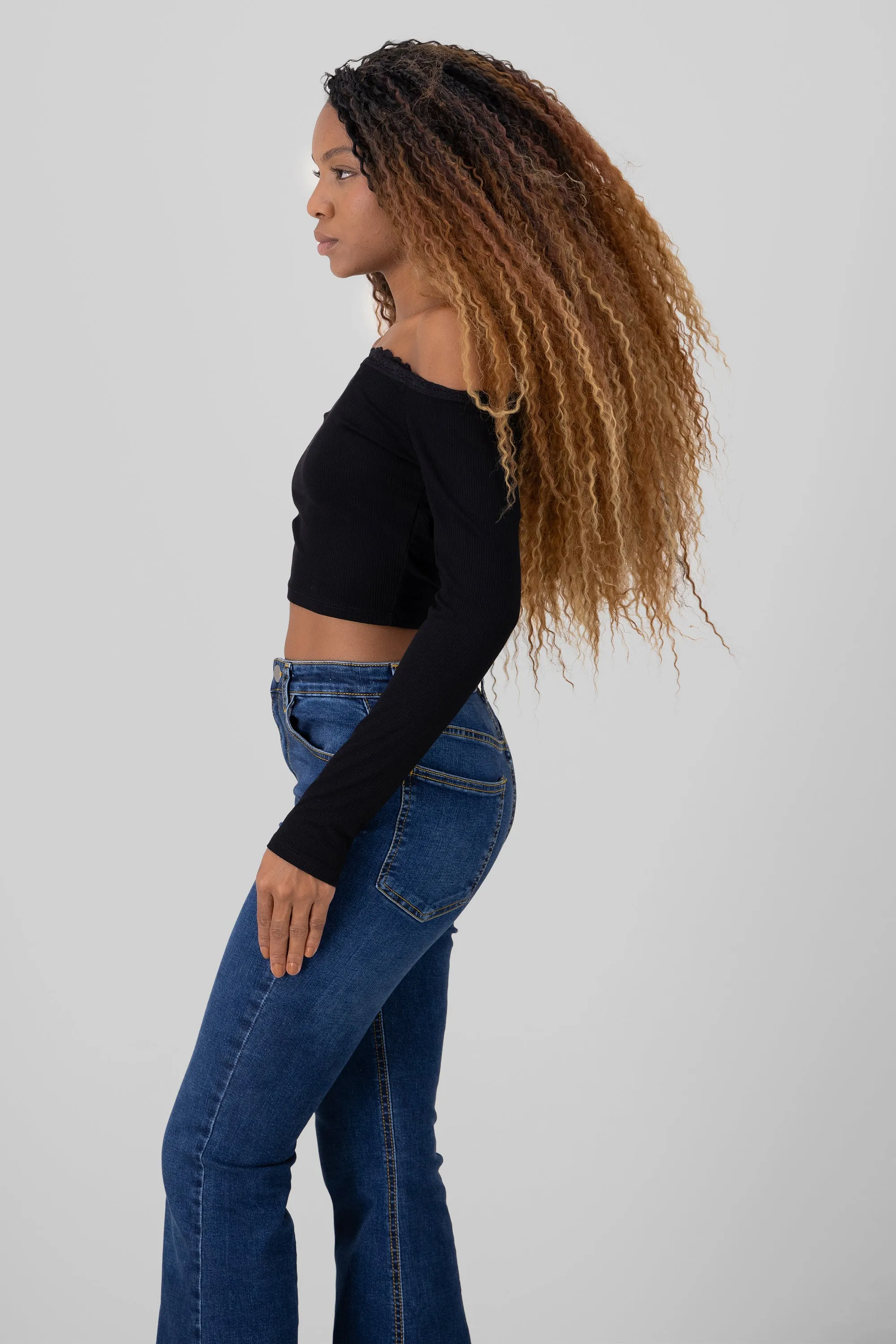 Top off shoulder detalle encaje sold by Shasa product image thumbnail 3