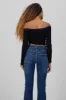 Top off shoulder detalle encaje sold by Shasa