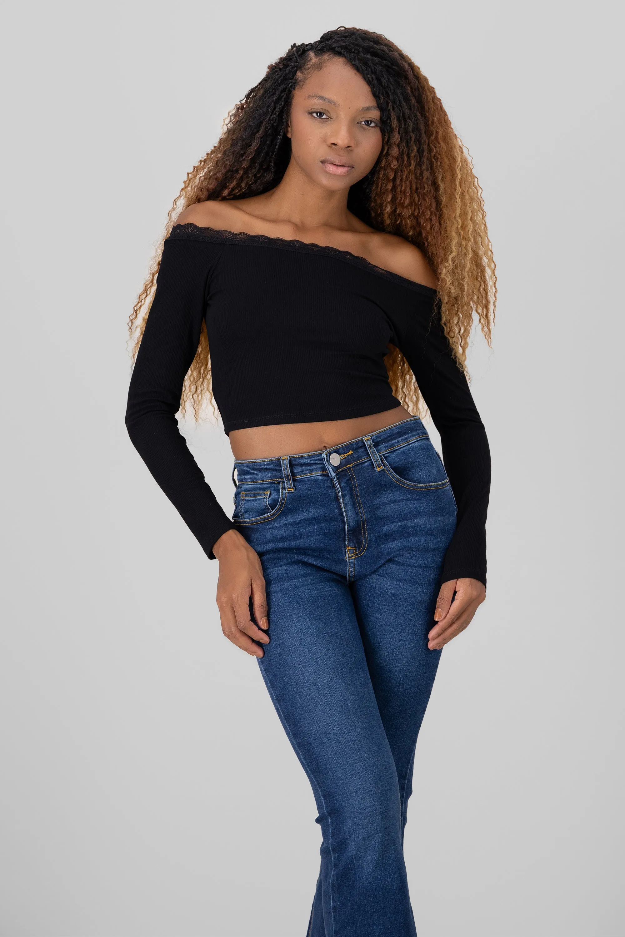 Top off shoulder detalle encaje sold by Shasa product image thumbnail 2