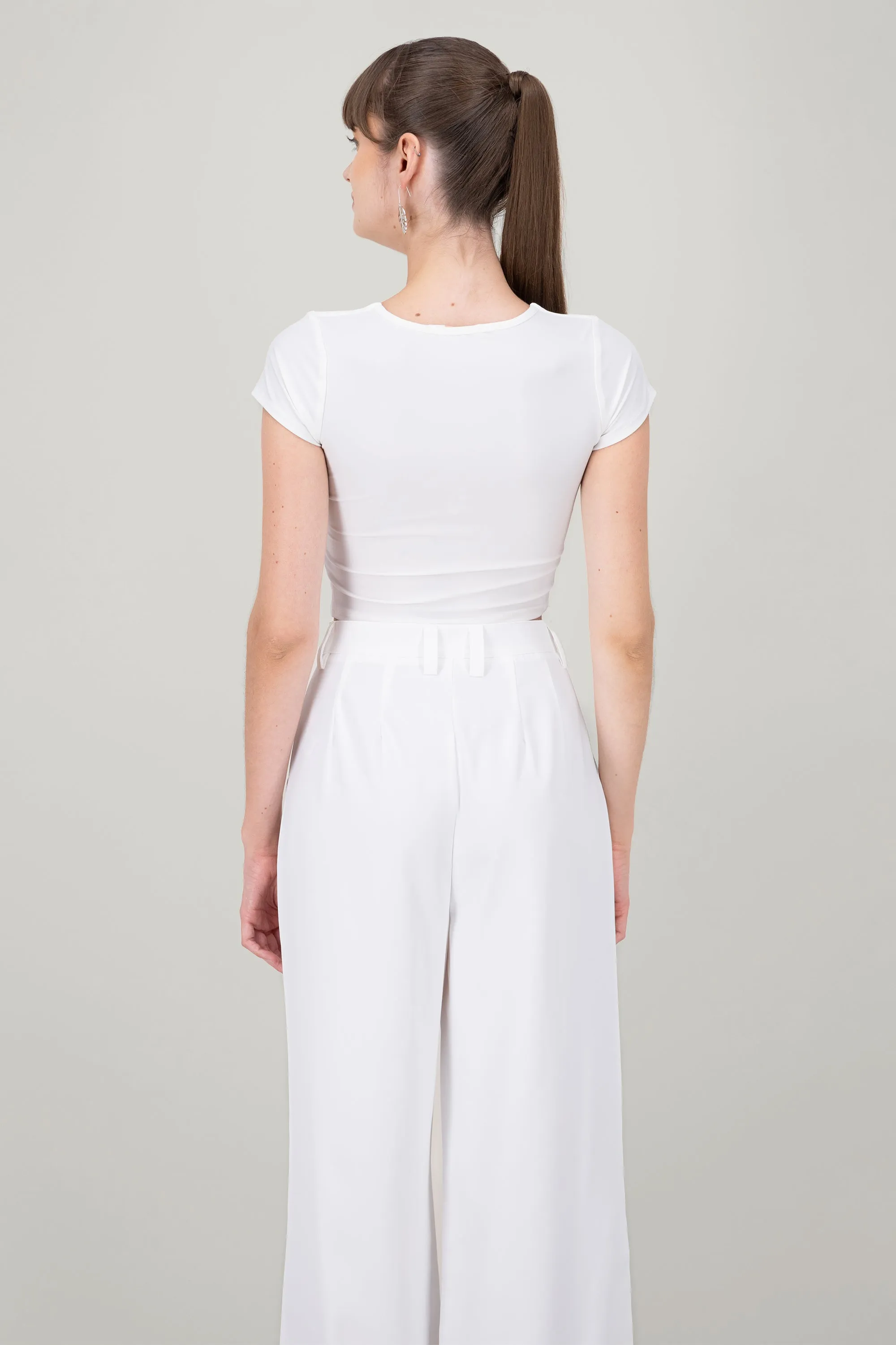 Top liso escote cuadrado sold by Shasa product image thumbnail 4