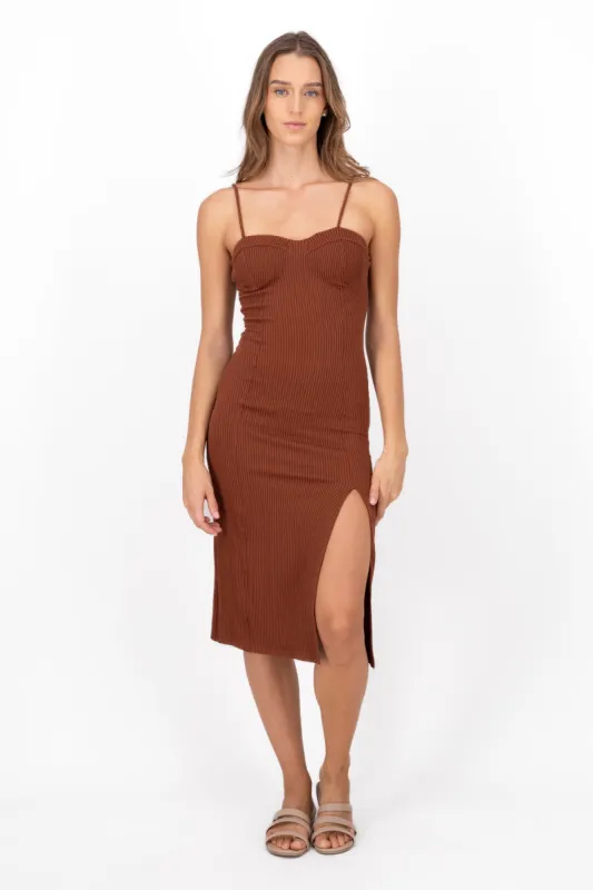 Vestido maxi con copas y textura sold by Shasa