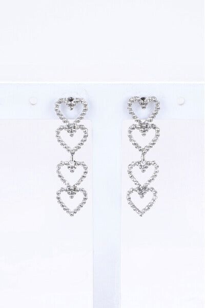 Aretes largos corazón brillos sold by Shasa