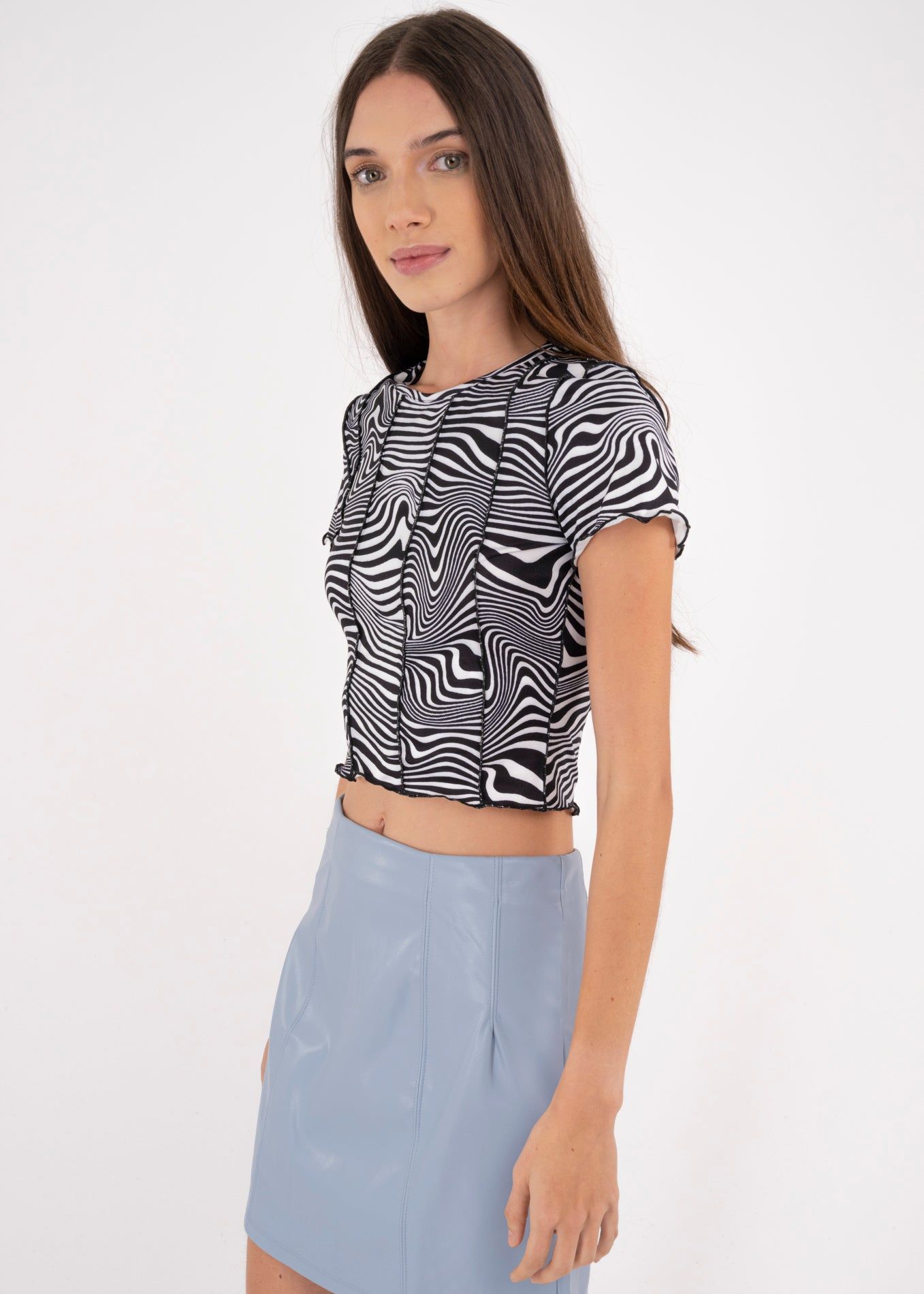 Top stretch manga corta estampado ondas sold by Shasa product image thumbnail 3