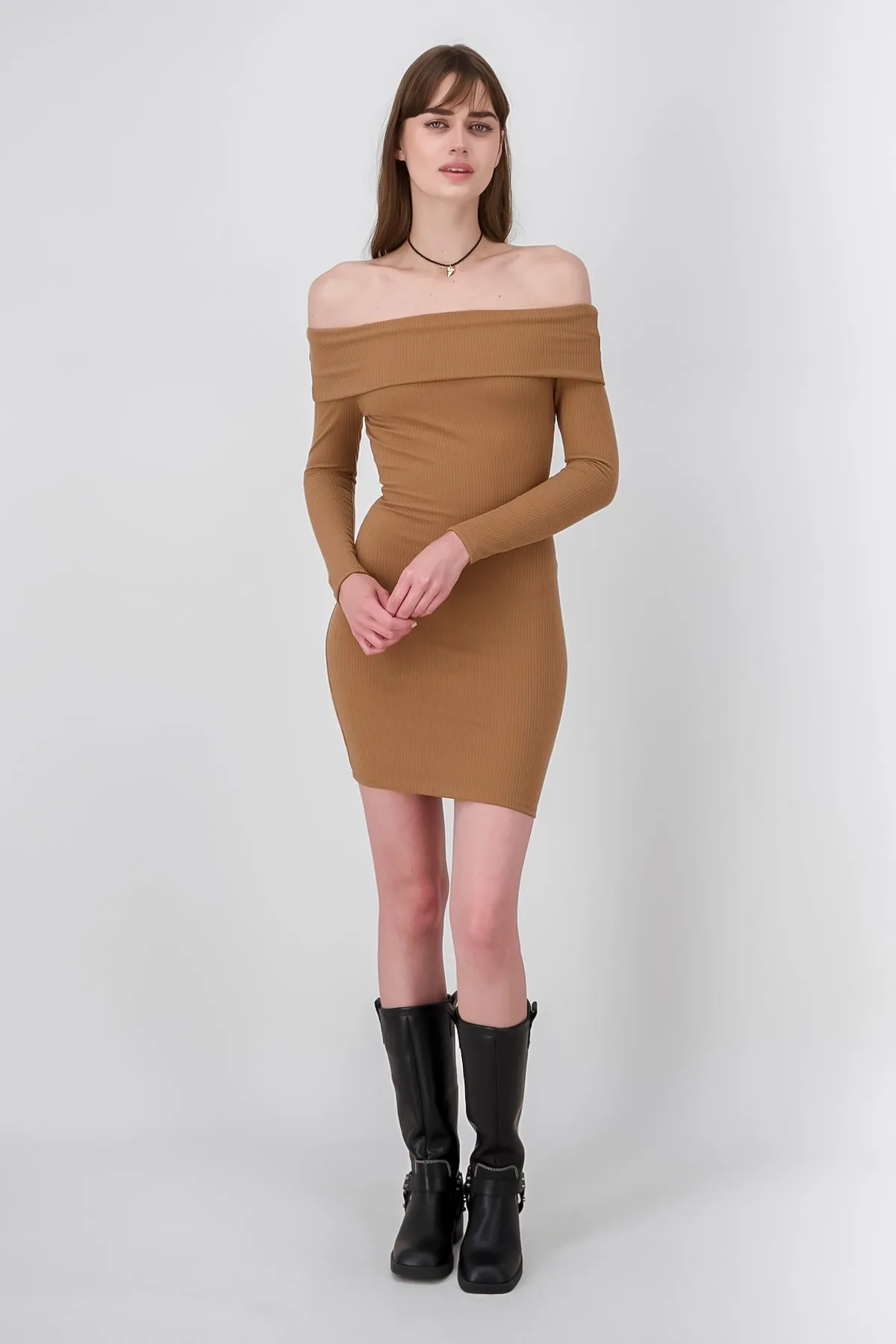 Vestido mini sin hombro sold by Shasa