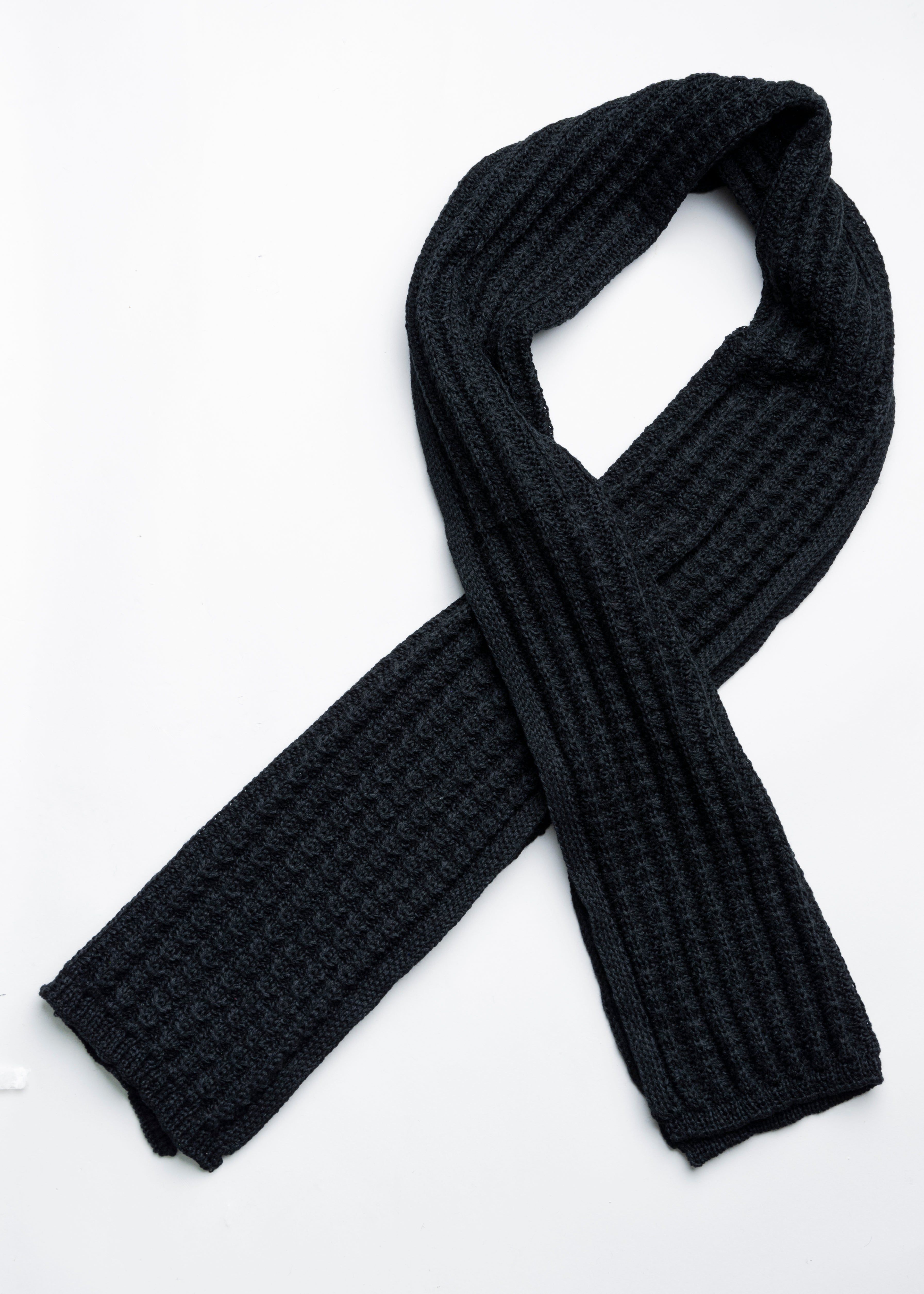 Bufanda tejida sold by Shasa product image thumbnail 3