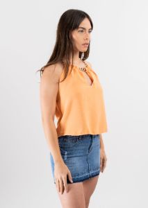 Blusa halter cadena eslabón sold by Shasa