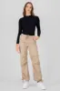 Pantalon parachute liso sold by Shasa