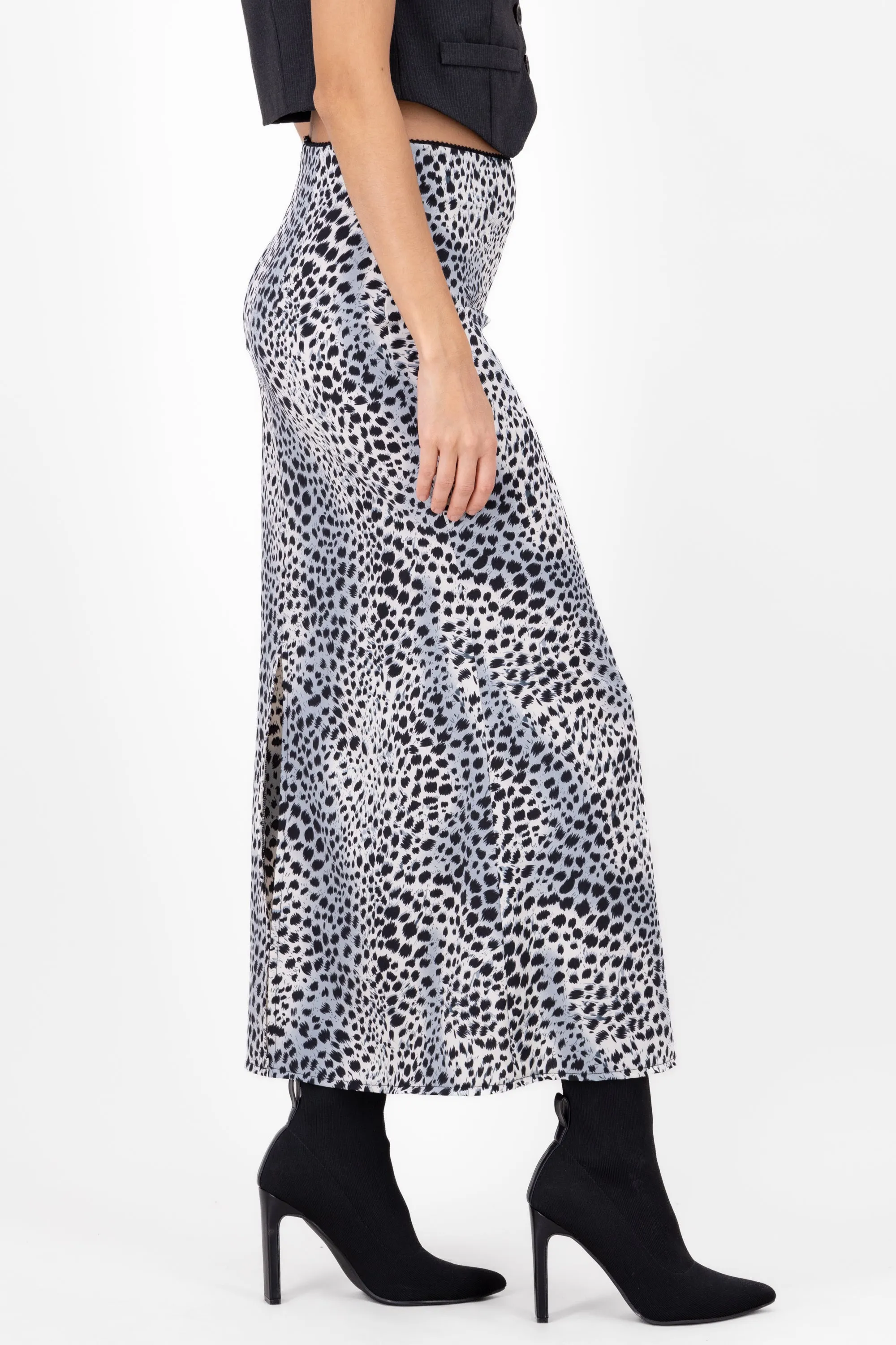 Falda maxi estampado animal print satin Hypsters sold by Shasa product image thumbnail 3