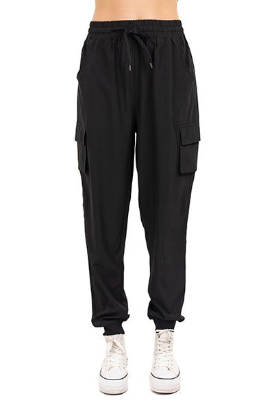 Pantalón jogger liso cargo sold by Shasa