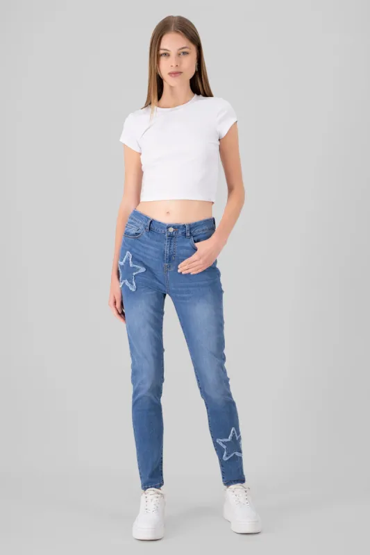 Jeans skinny con estrellas sold by Shasa