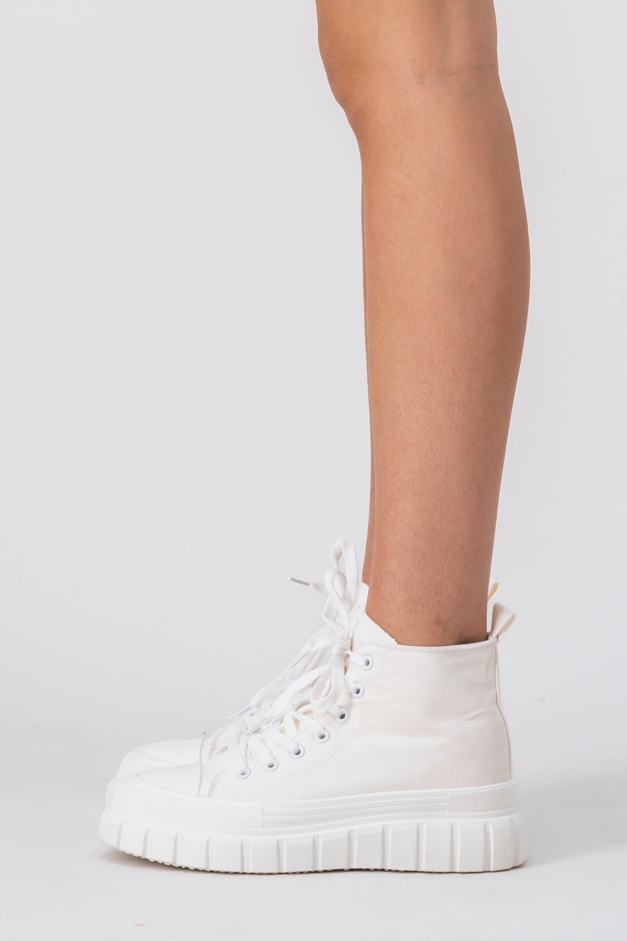 Tenis canvas botín liso sold by Shasa product image thumbnail 3