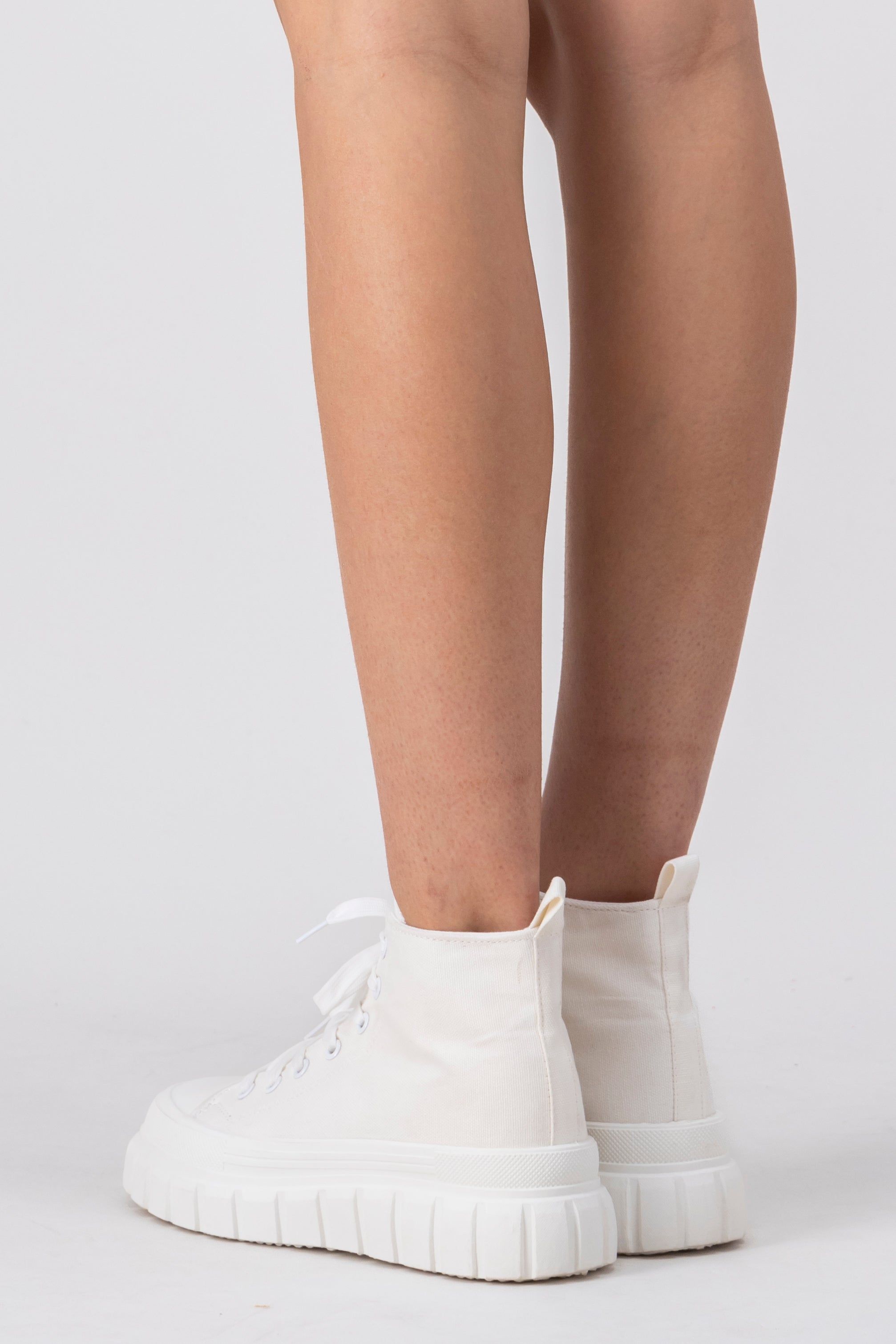 Tenis canvas botín liso sold by Shasa product image thumbnail 4