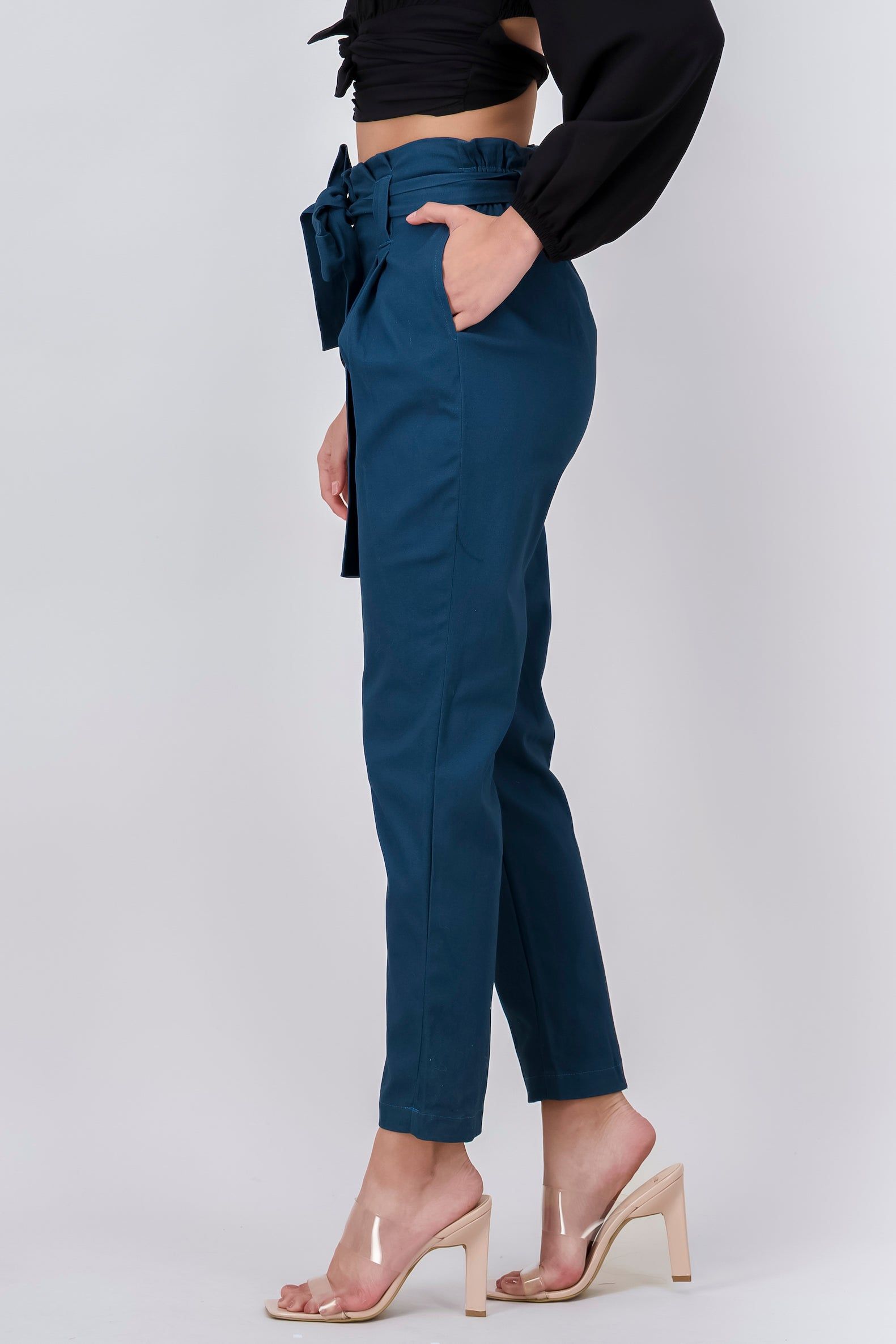 Pantalón paper bag cintura alta cinturón sold by Shasa product image thumbnail 3