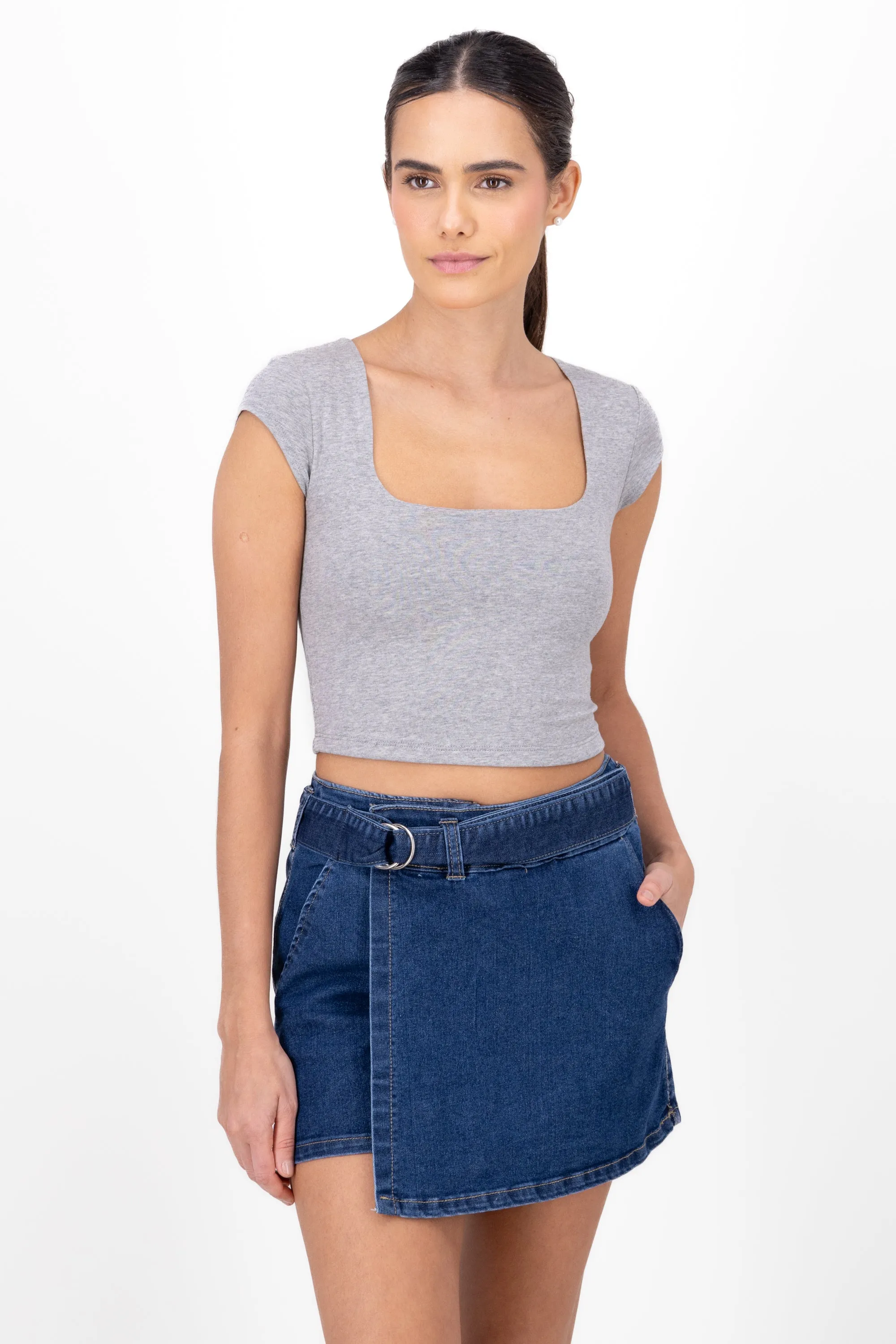 Playera lisa escote cuadrado sold by Shasa