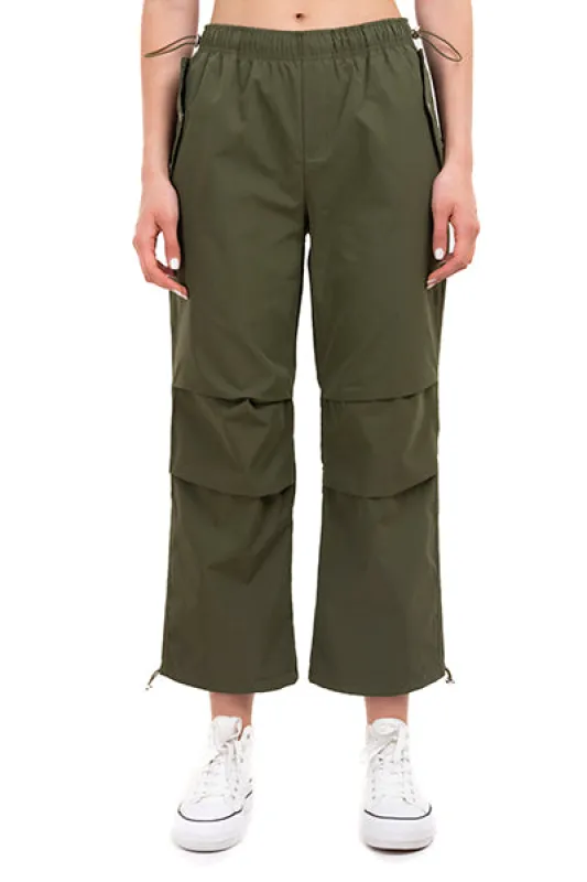 Pantalón parachute cintura elástica sold by Shasa