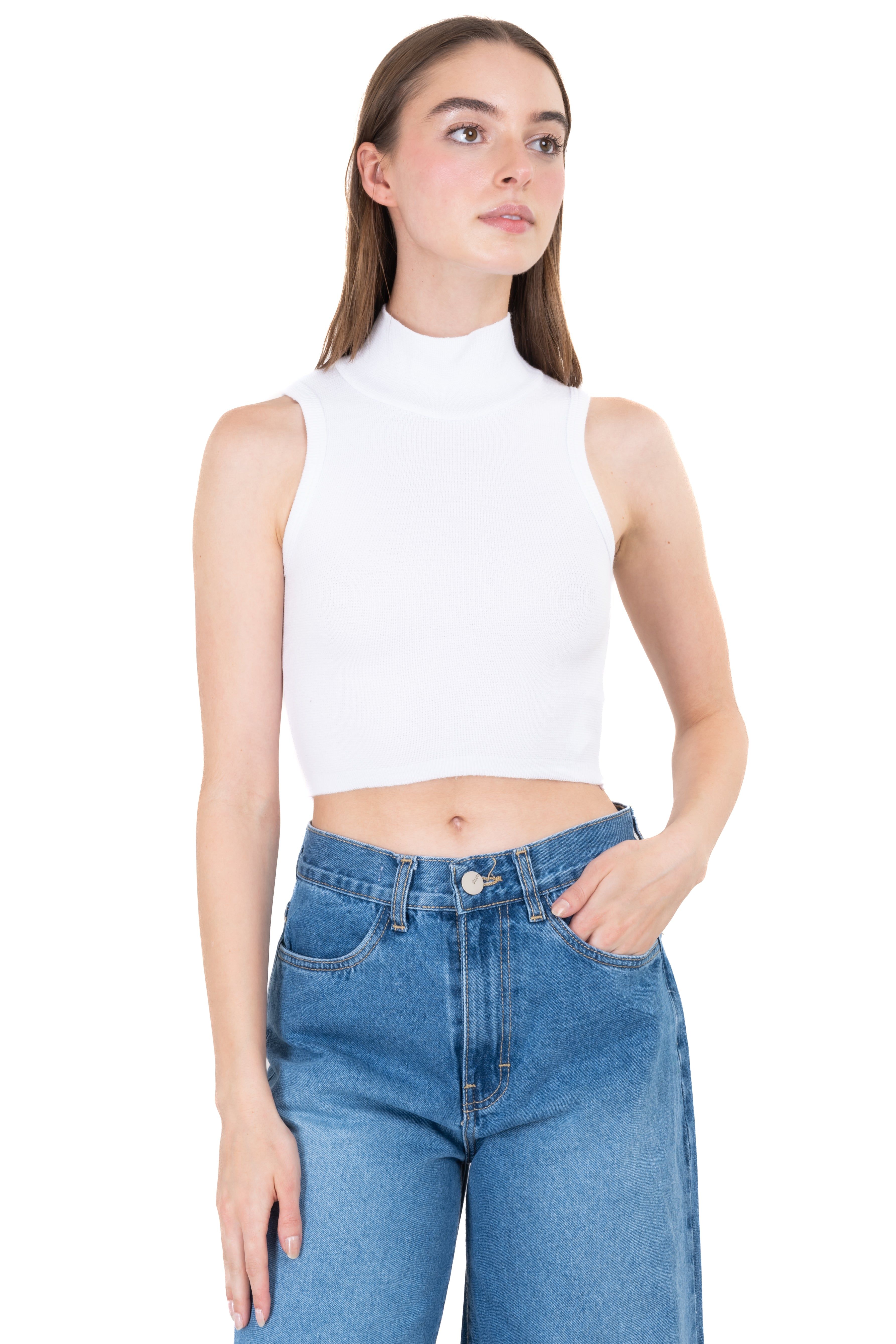 Top acanalado cuello alto sold by Shasa