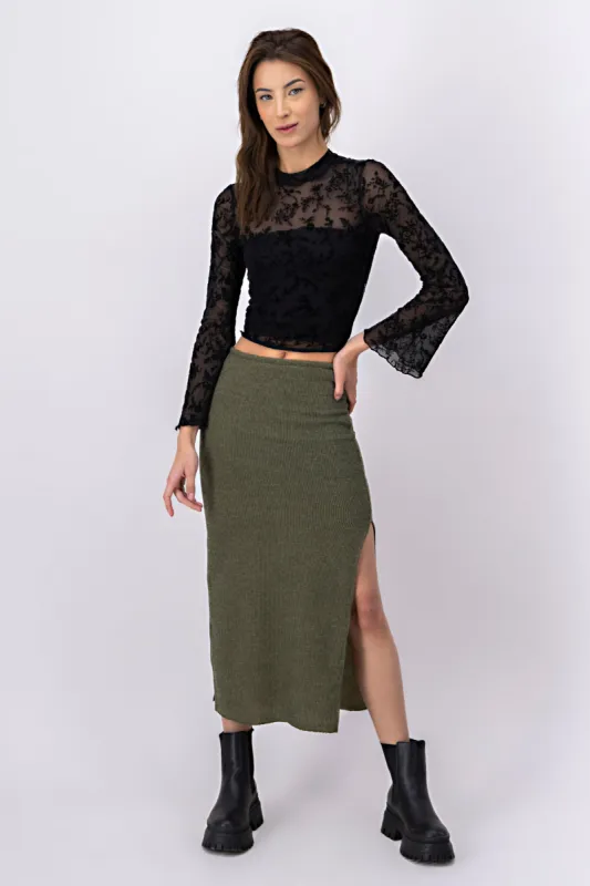 Falda midi aberturas costados sold by Shasa