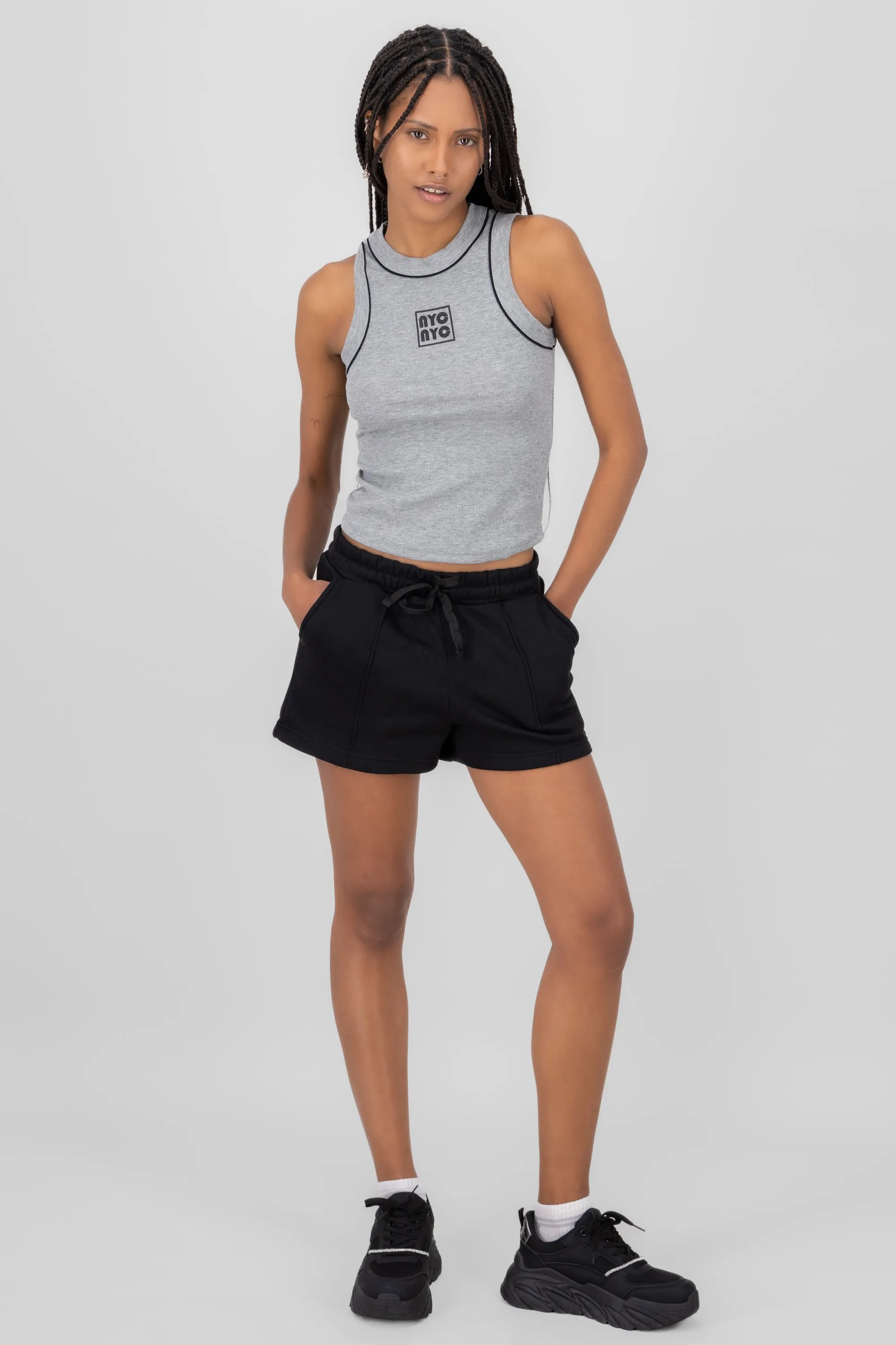 Short corto liso sold by Shasa