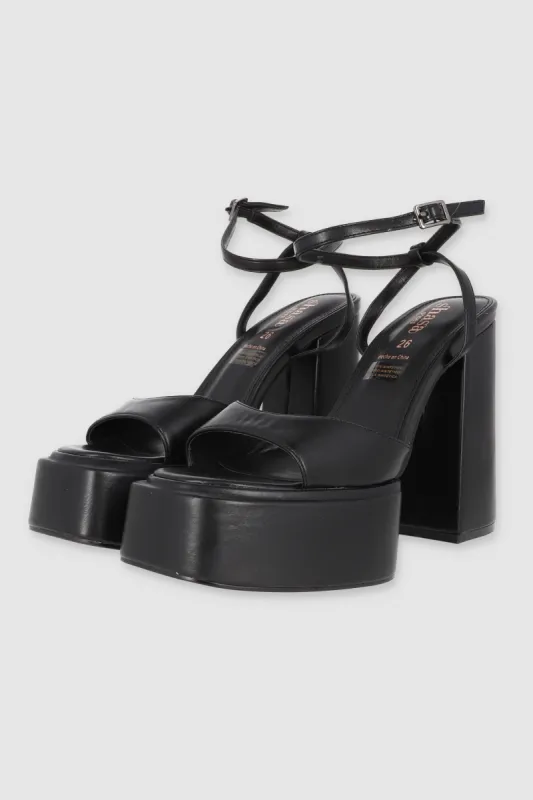 Tacón platafoma peeptoe sold by Shasa