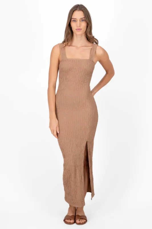 Vestido maxi textura sold by Shasa
