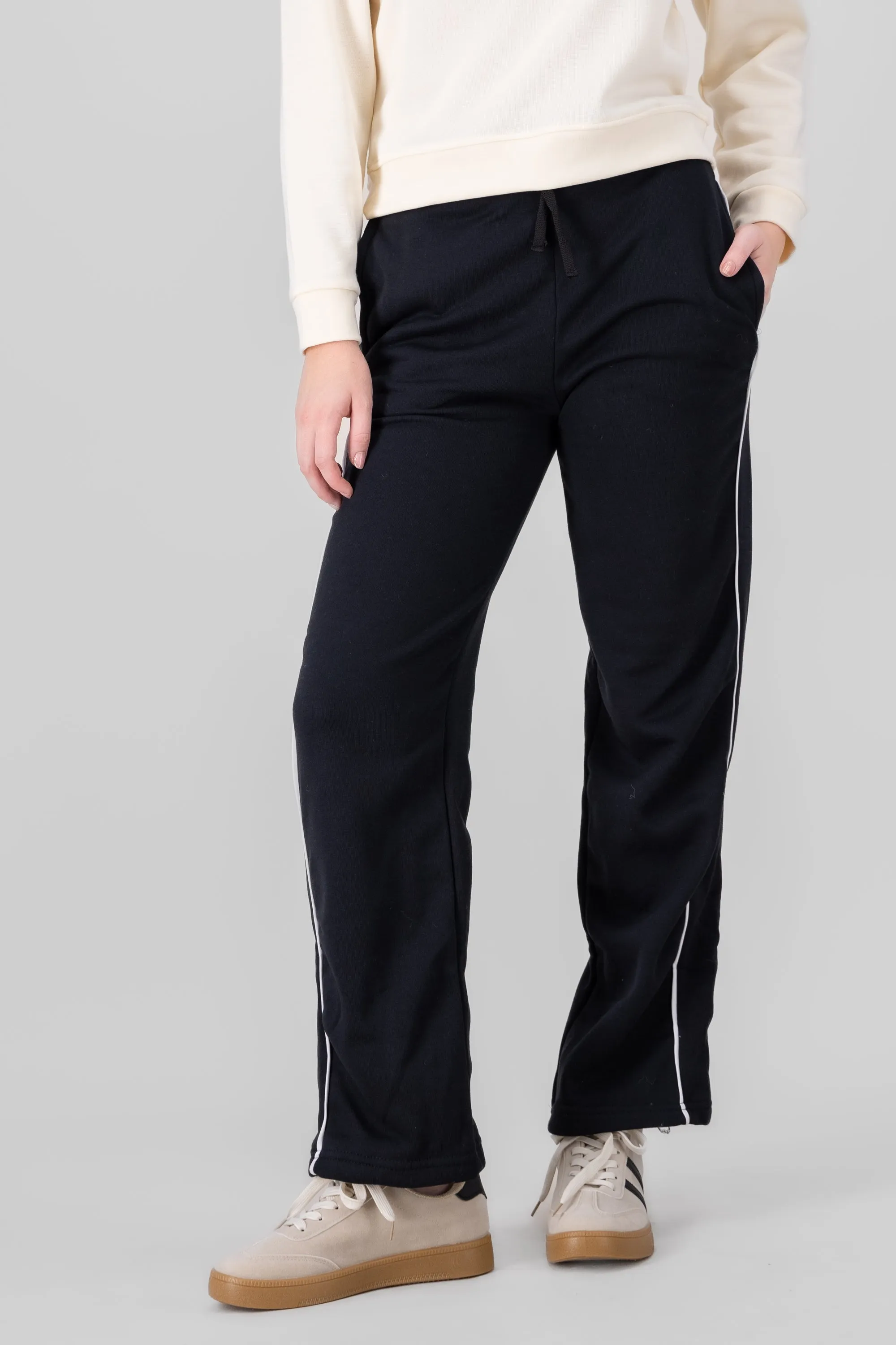 Jogger amplio detalle contraste sold by Shasa product image thumbnail 2