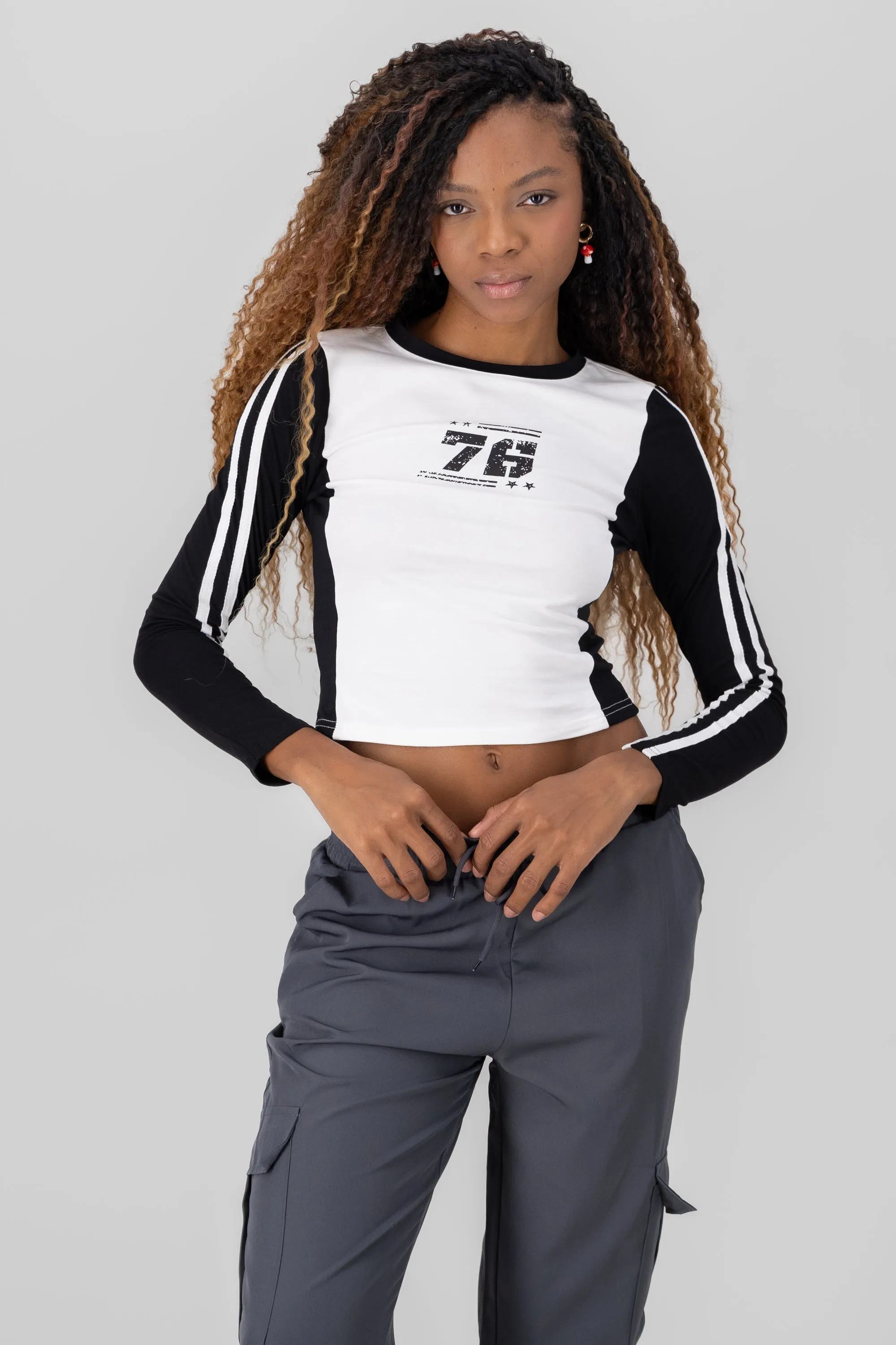 Top de manga larga con numero 76 sold by Shasa