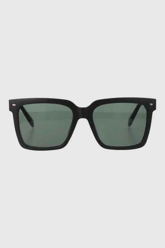 Lentes cuadrados tono sold by Shasa