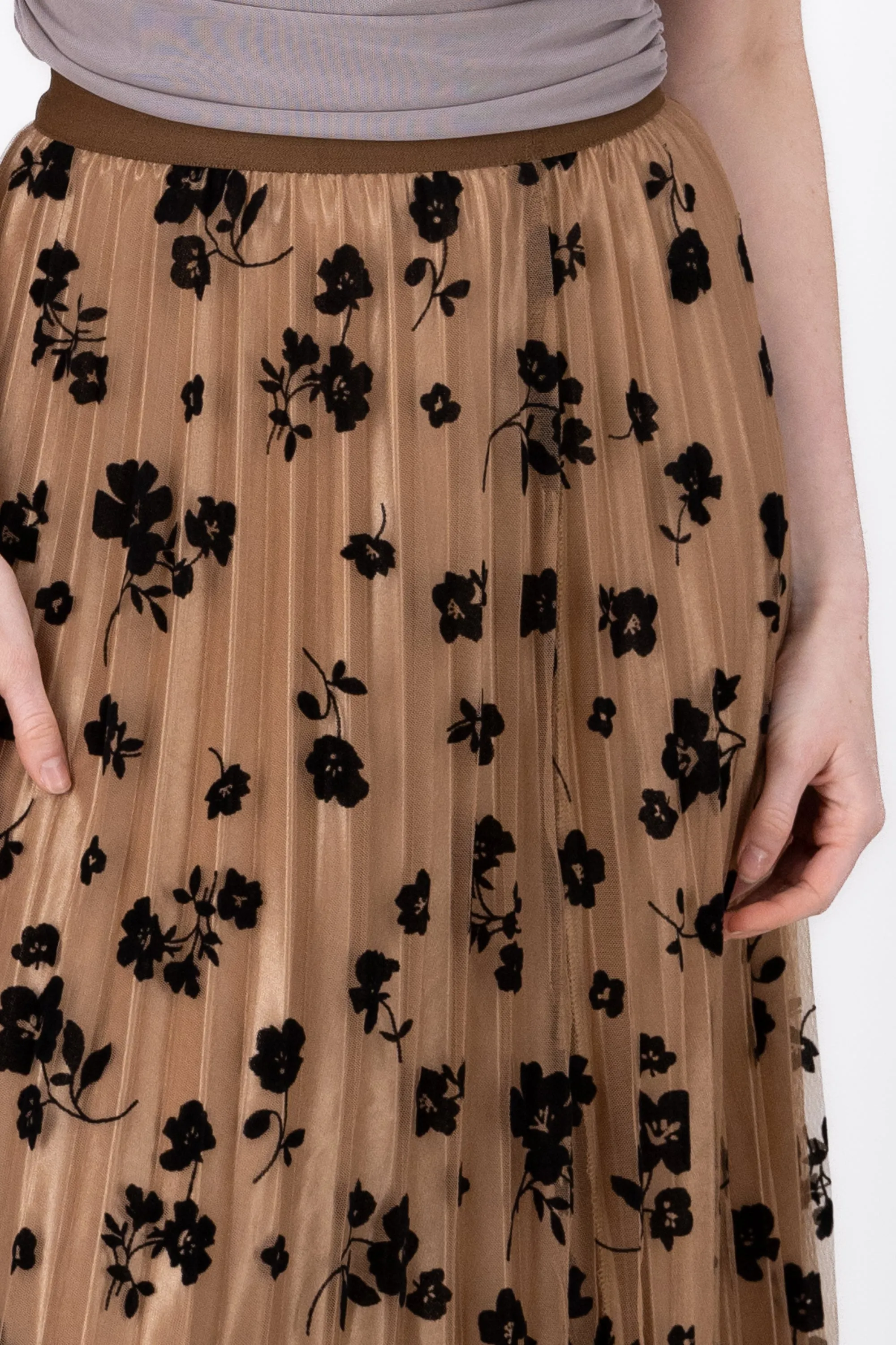 Falda Midi Mesh Flores sold by Shasa product image thumbnail 5