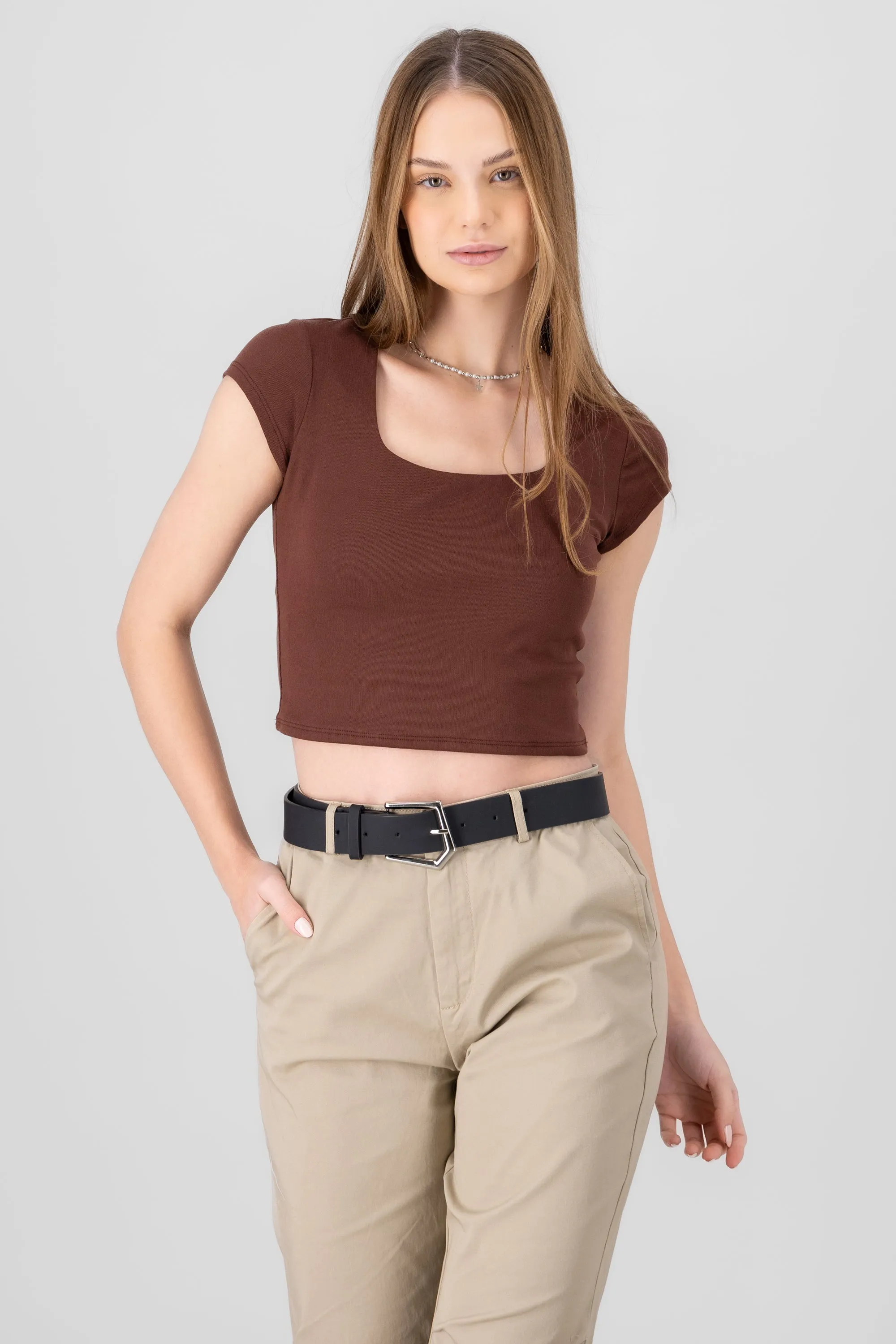 Top escote cuadrado manga corta sold by Shasa