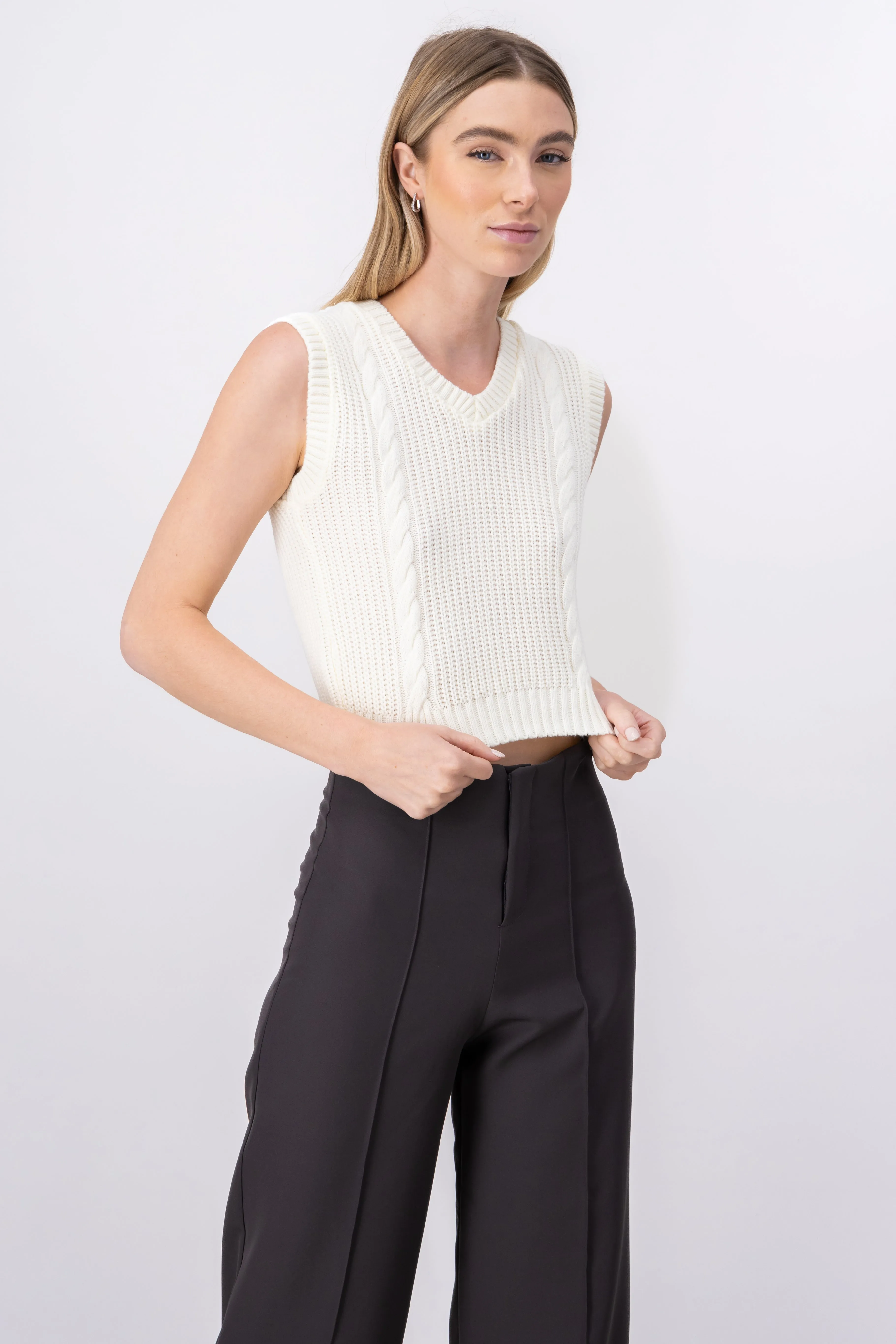 Chaleco Tejido Punto Trenza sold by Shasa product image thumbnail 2