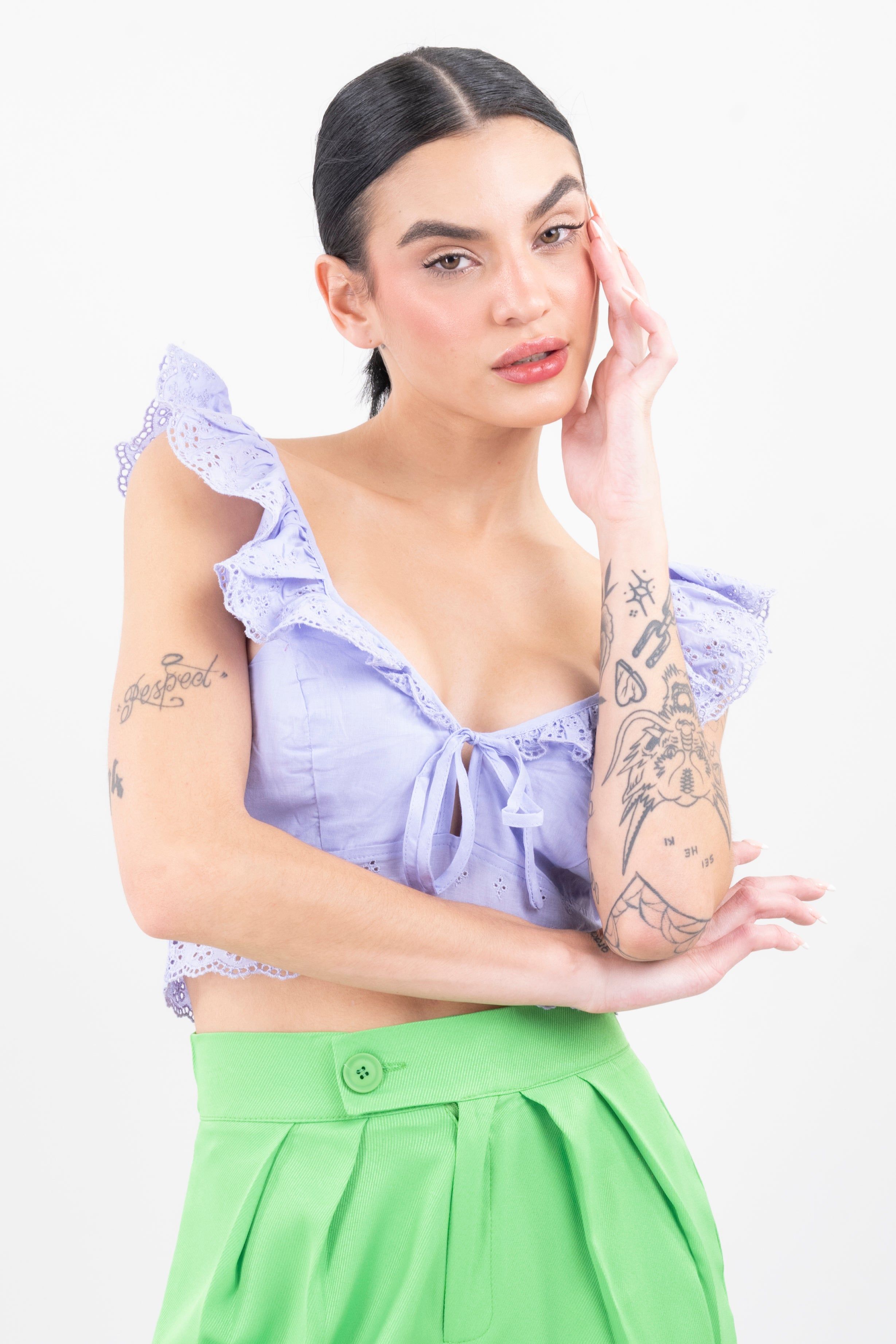 Blusa olán eyelet flores sold by Shasa