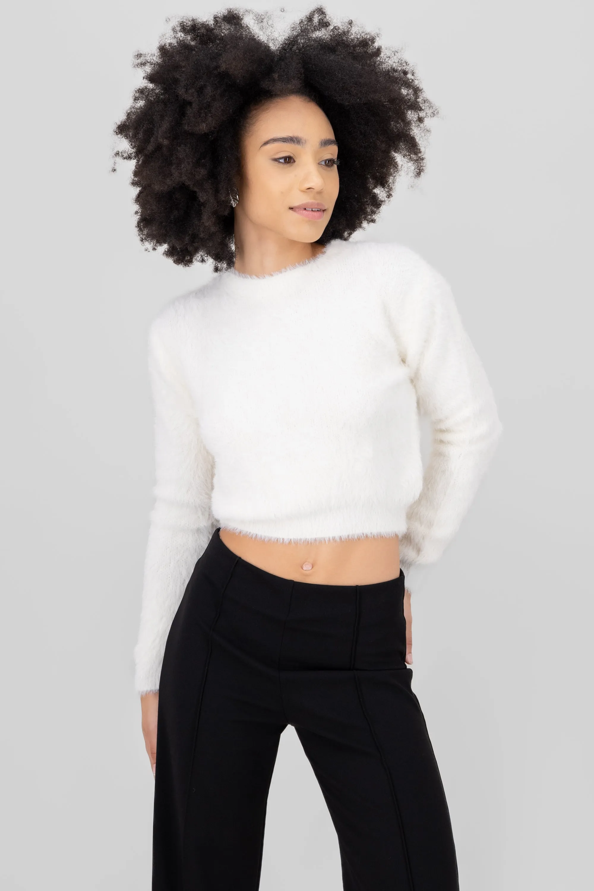 Suéter crop peluche sold by Shasa product image thumbnail 2