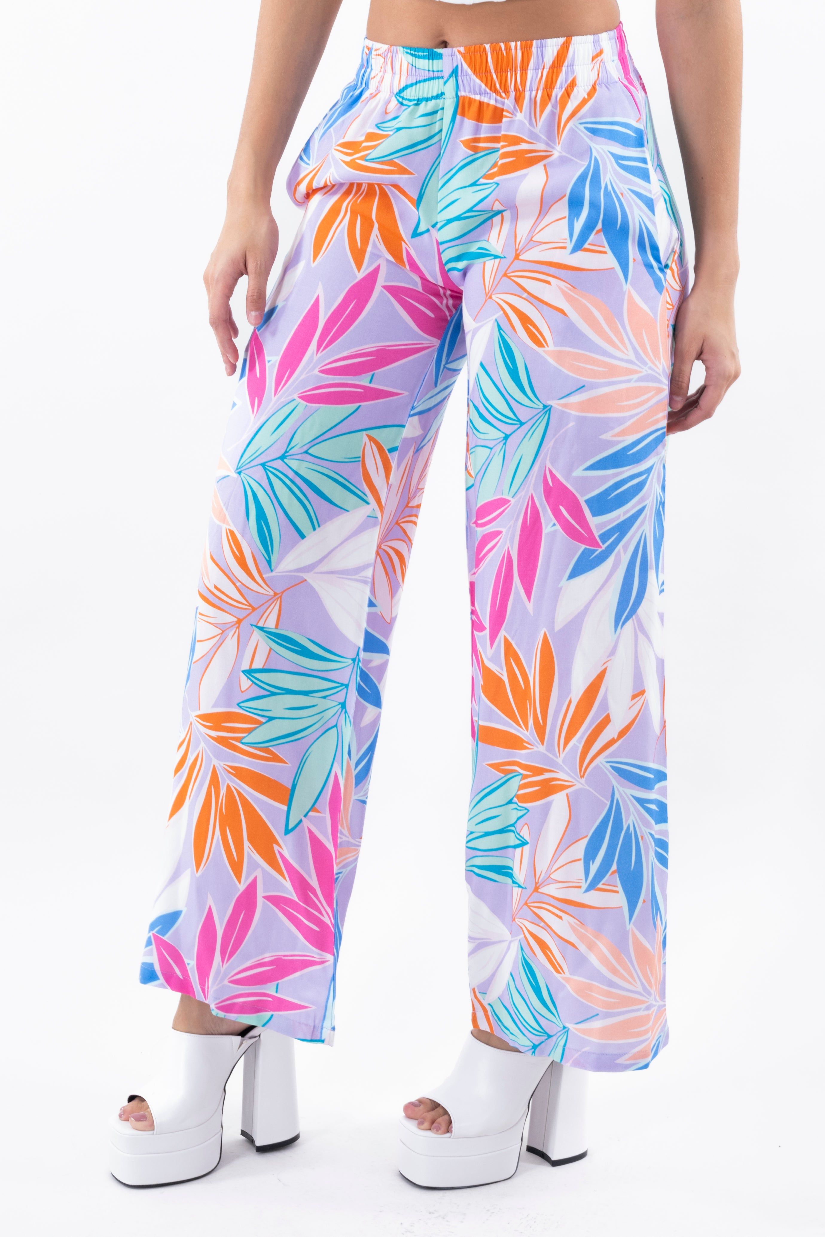 Pantalón amplio estampado tropical sold by Shasa product image thumbnail 3