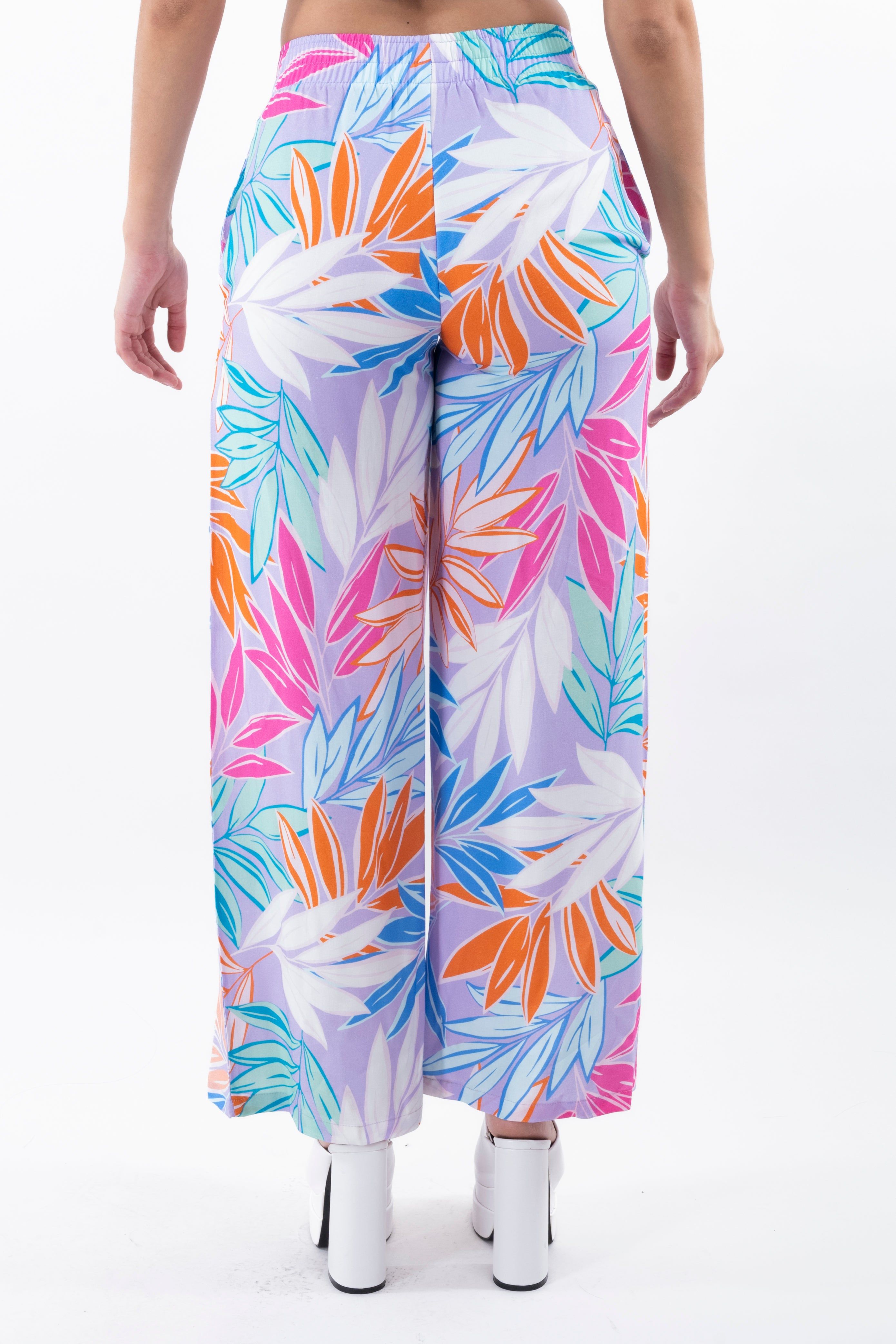 Pantalón amplio estampado tropical sold by Shasa product image thumbnail 4