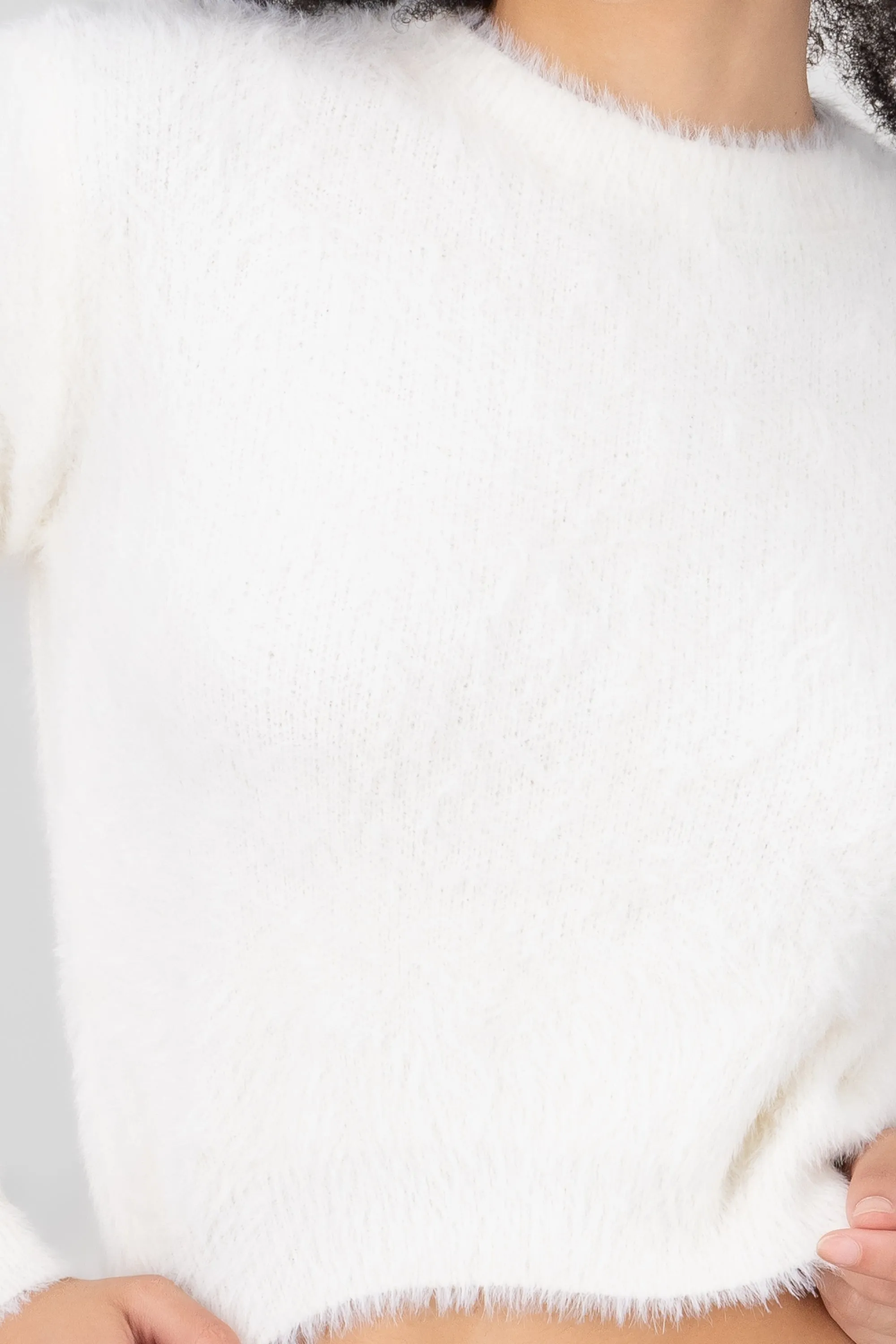 Suéter crop peluche sold by Shasa product image thumbnail 5