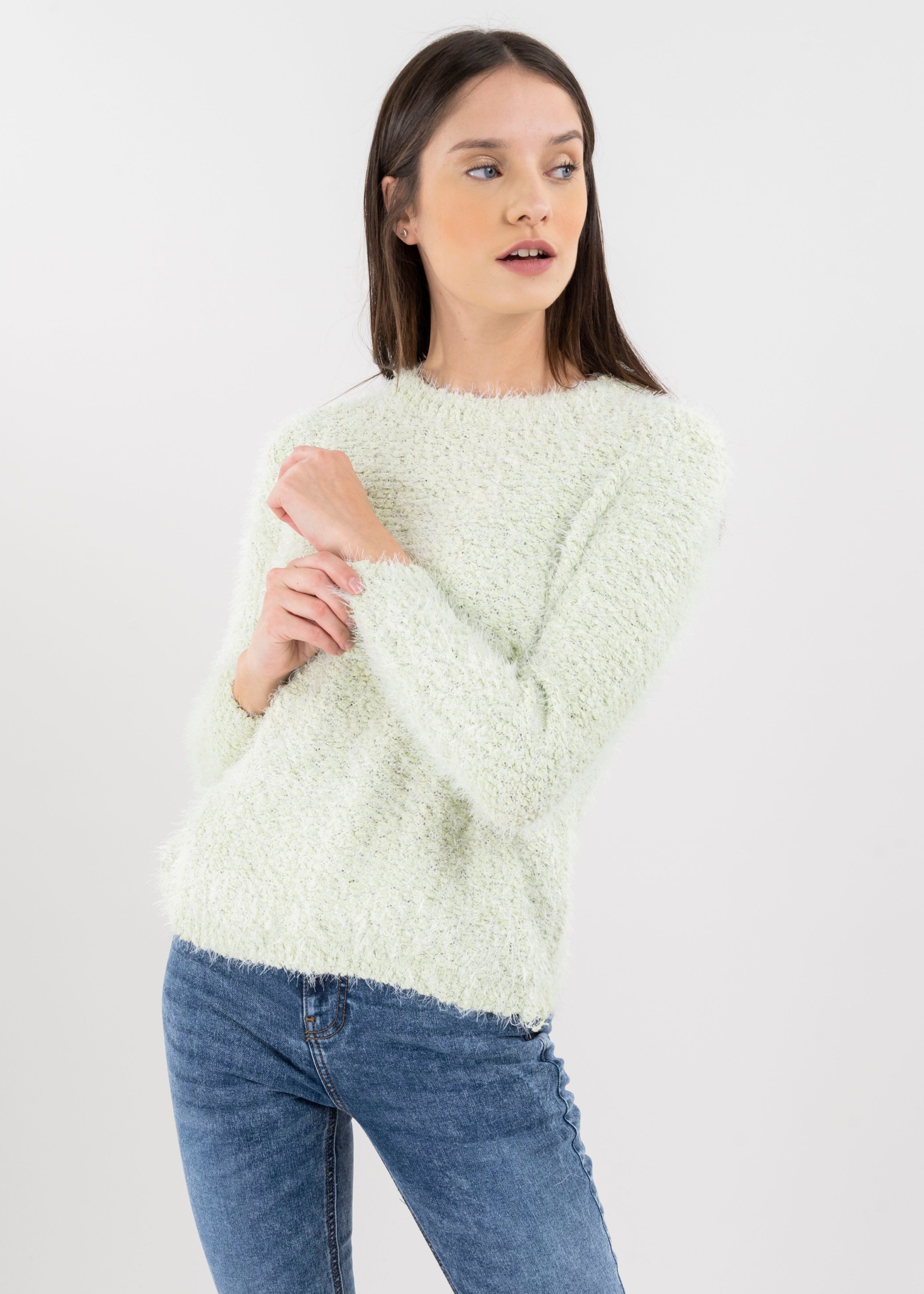 Suéter tejido peluche sold by Shasa