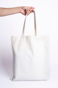 Set bolsa tote cosmetiquera sold by Shasa