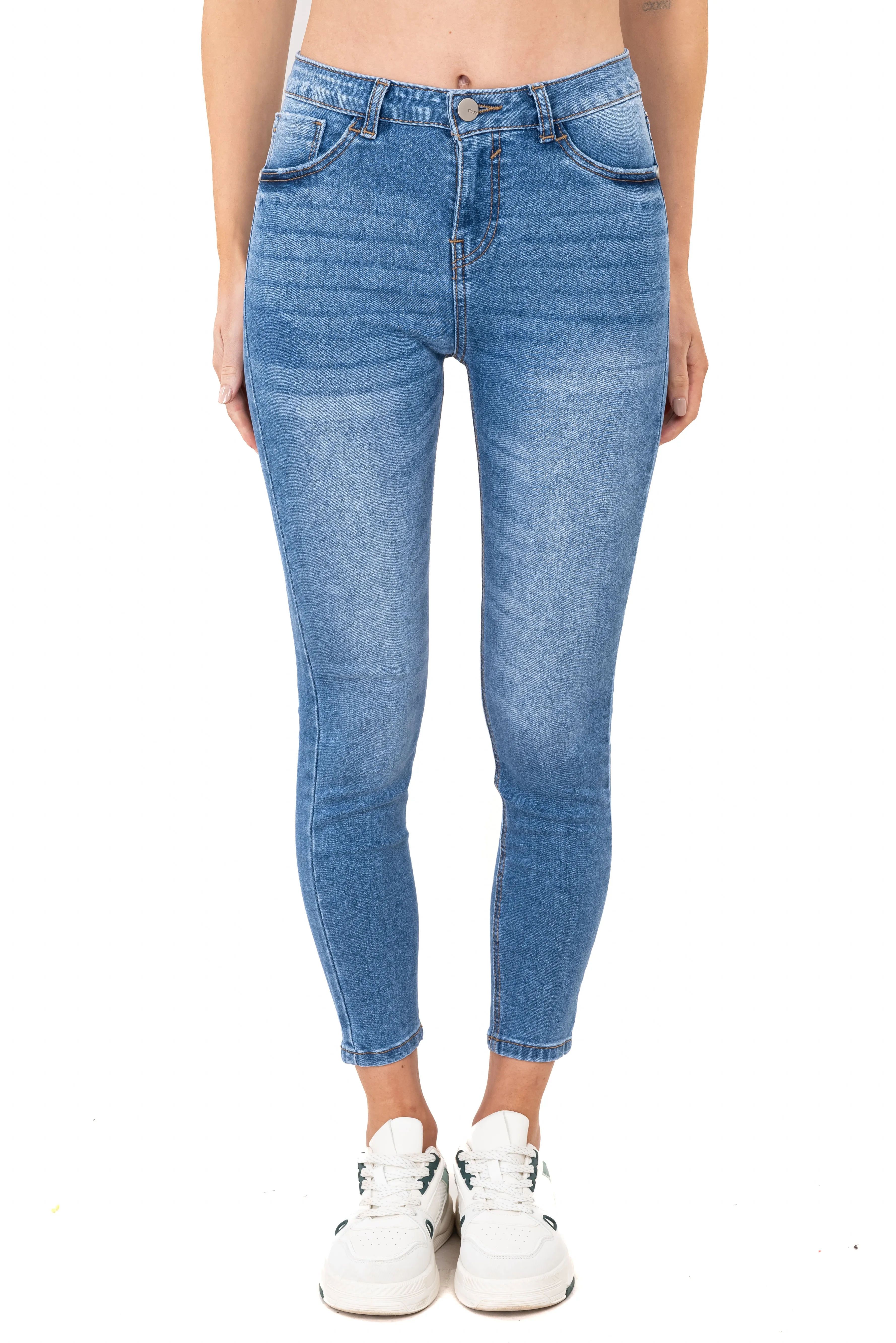 Jeans skinny efecto desgastado sold by Shasa