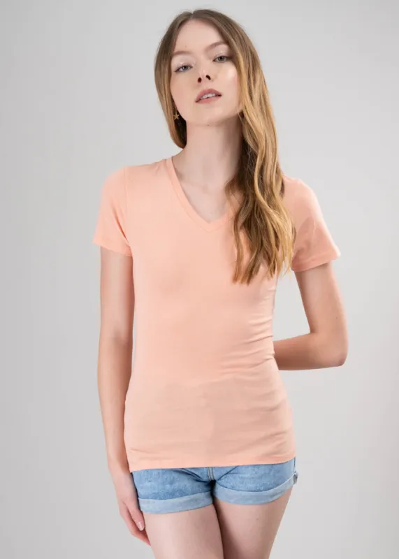 Playera manga corta escote v liso sold by Shasa