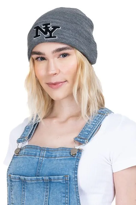 Beanie tejido acanalado parche sold by Shasa