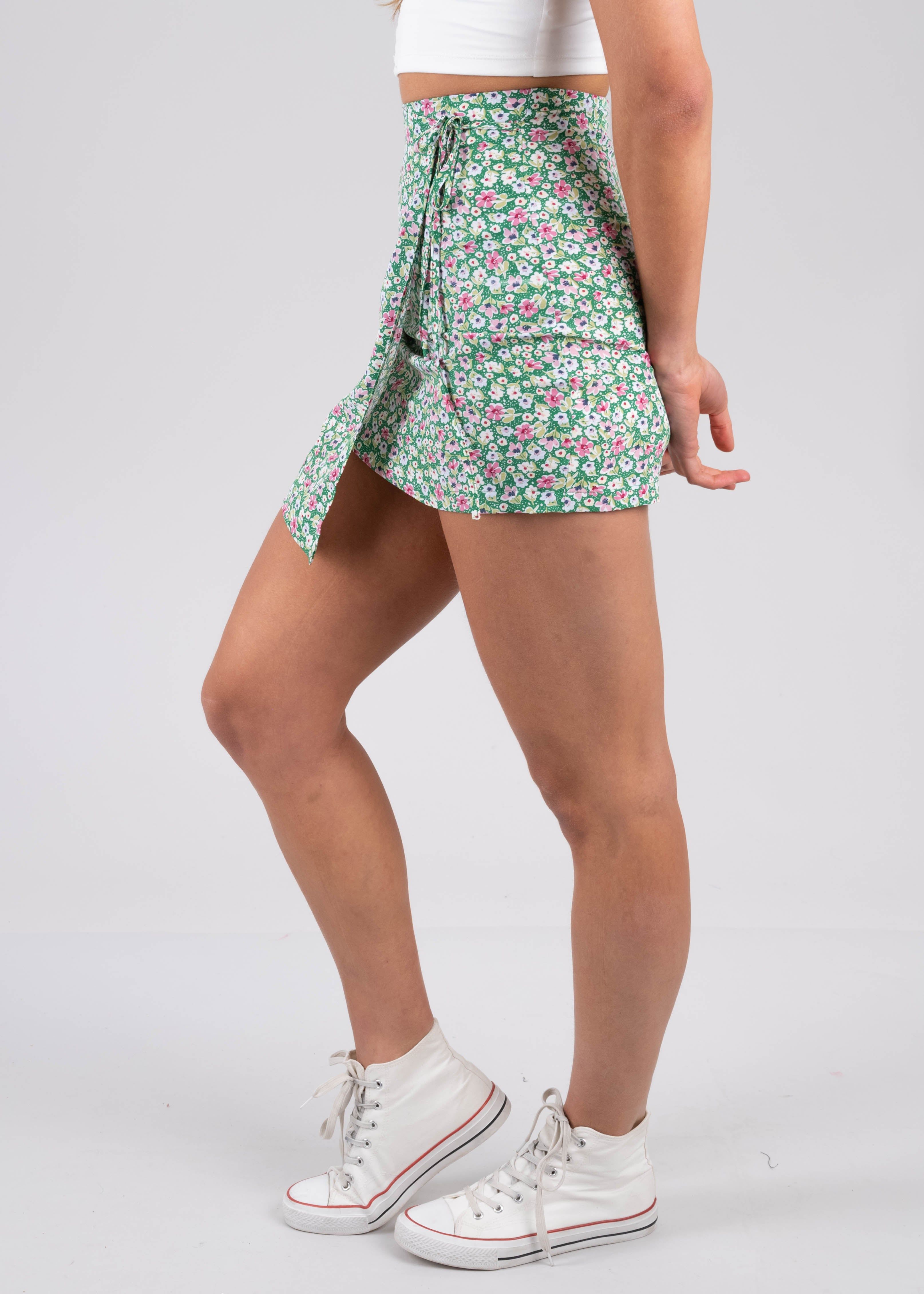 Mini falda cruzada detalle moño estampado floral sold by Shasa product image thumbnail 3