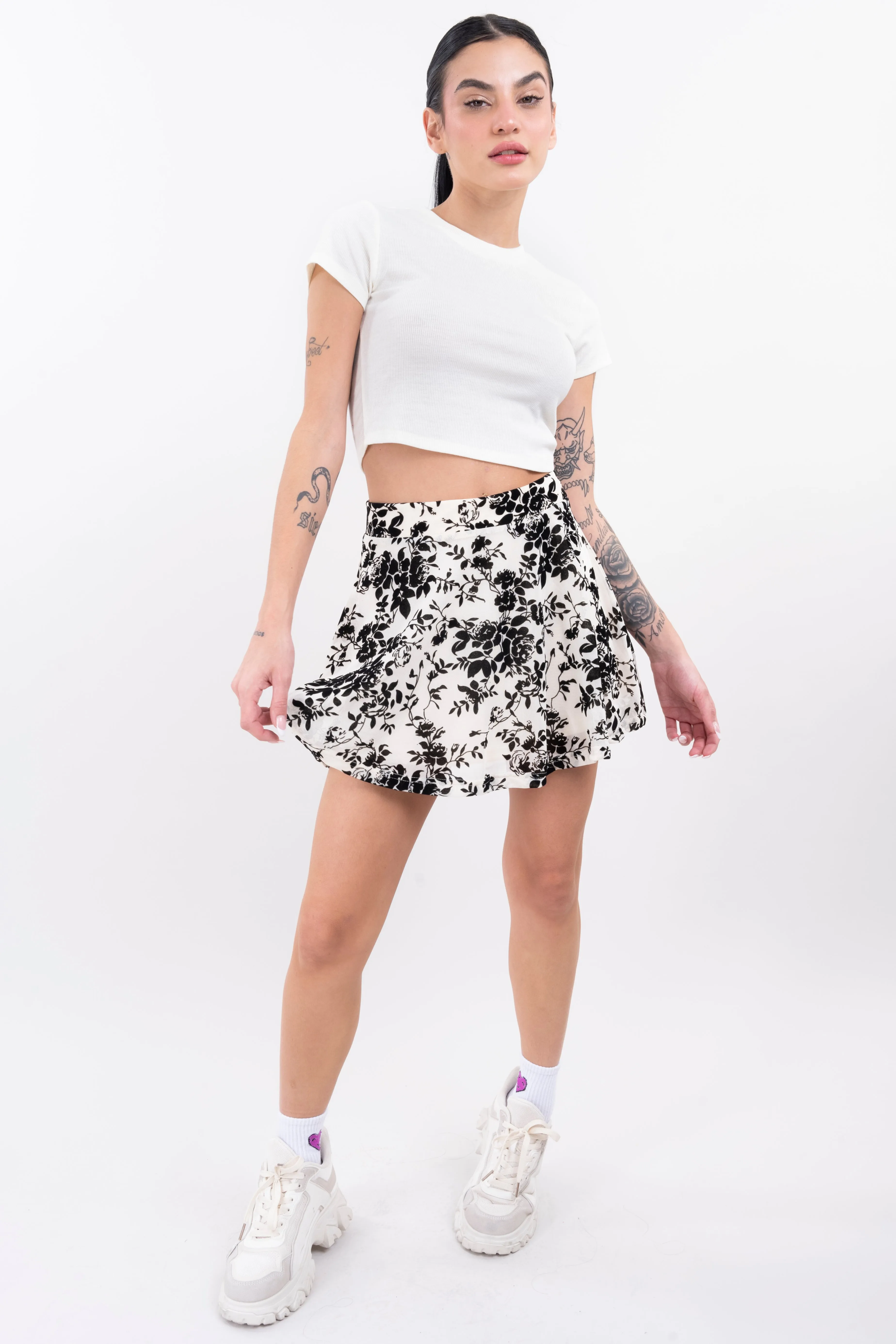 Falda skater mini flores flock sold by Shasa product image thumbnail 2